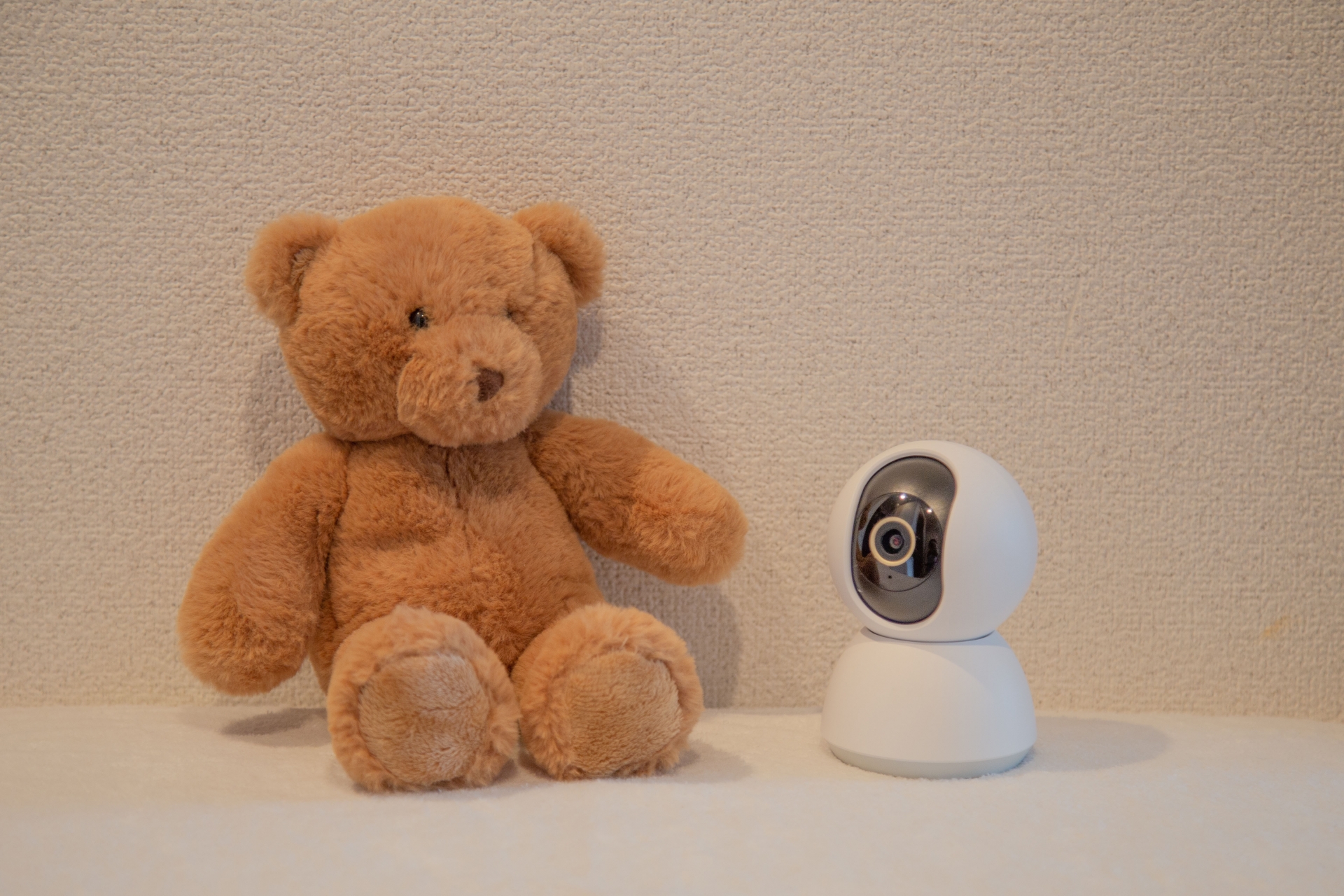 英國一名人夫靠寶寶監視器抓姦，聽見妻子與小王偷情實況。（示意圖，photoAC）