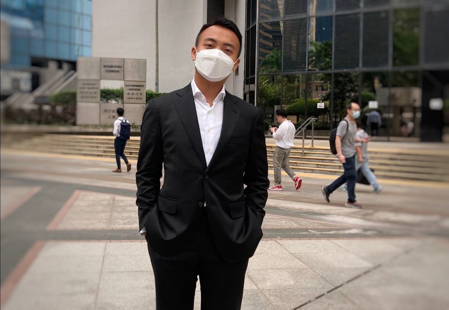 公視特約記者鄧卓儒在拍攝反送中報導期間遭捕，日前被判刑15個月。（翻攝自藝術很有事臉書）