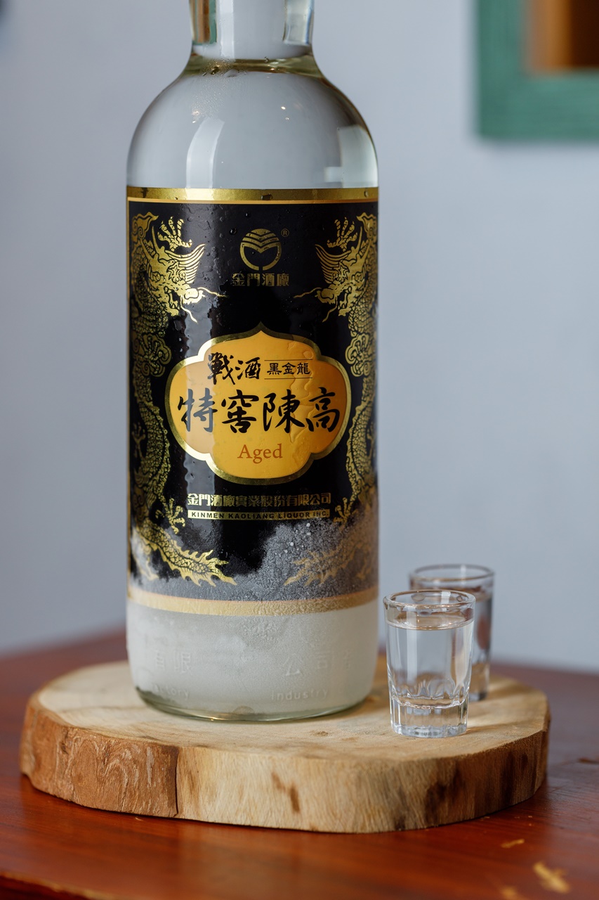 把高粱冰凍後喝，入喉更順暢。