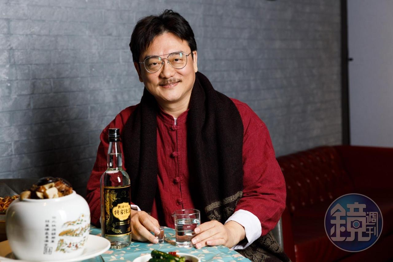 在嘉義眷村長大的小亨利，對白酒有特別的研究熱情。
