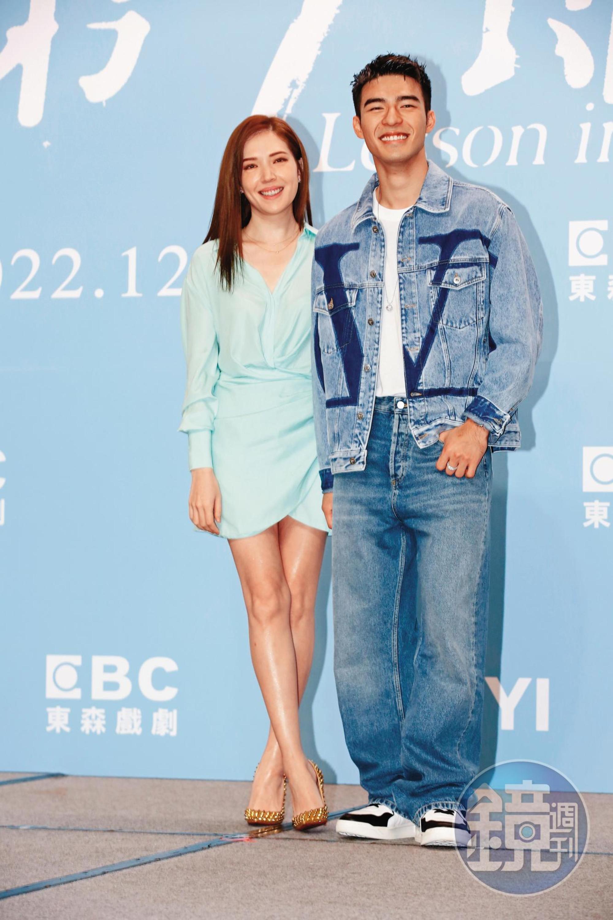 陳昊森（右）之前出席《第9節課》首映，相較於許瑋甯（左）對婚姻侃侃而談，陳昊森顯得緊張許多。