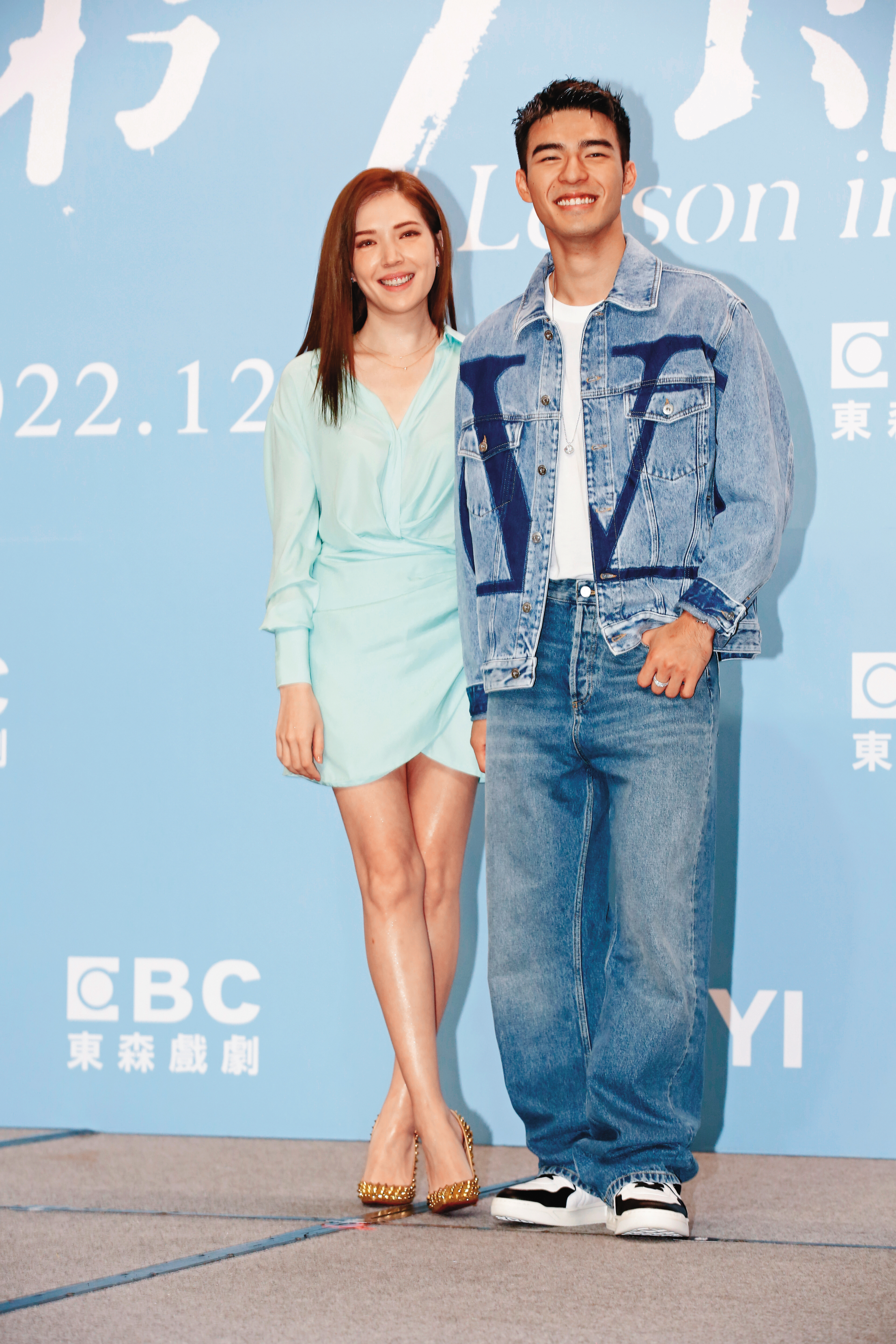 陳昊森(右)之前出席《第9節課》首映,相較於許瑋甯(左)對婚姻侃侃而談,陳昊森顯得緊張許多。