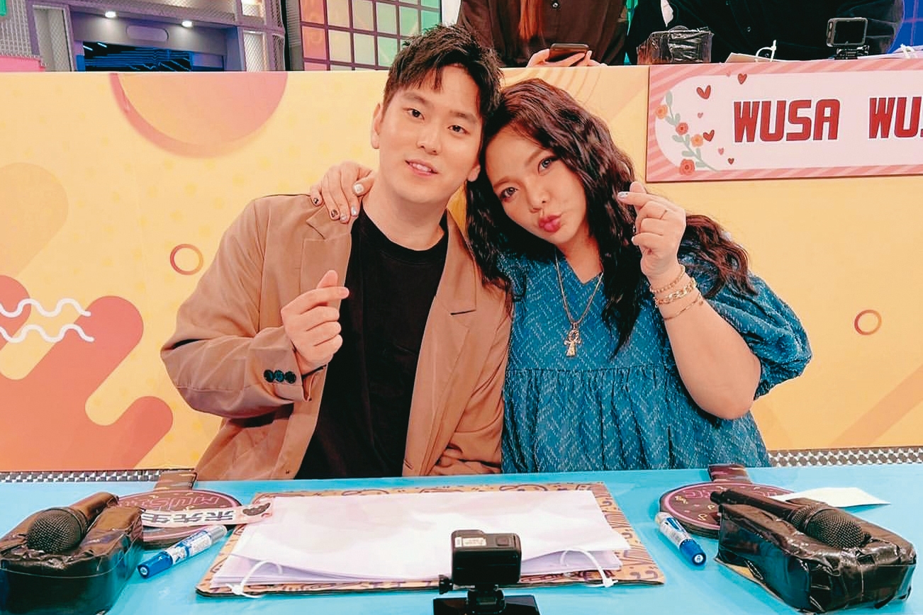 小甜甜（右）與宋先生結婚1年多，傳出已分居。（翻攝自小甜甜IG）