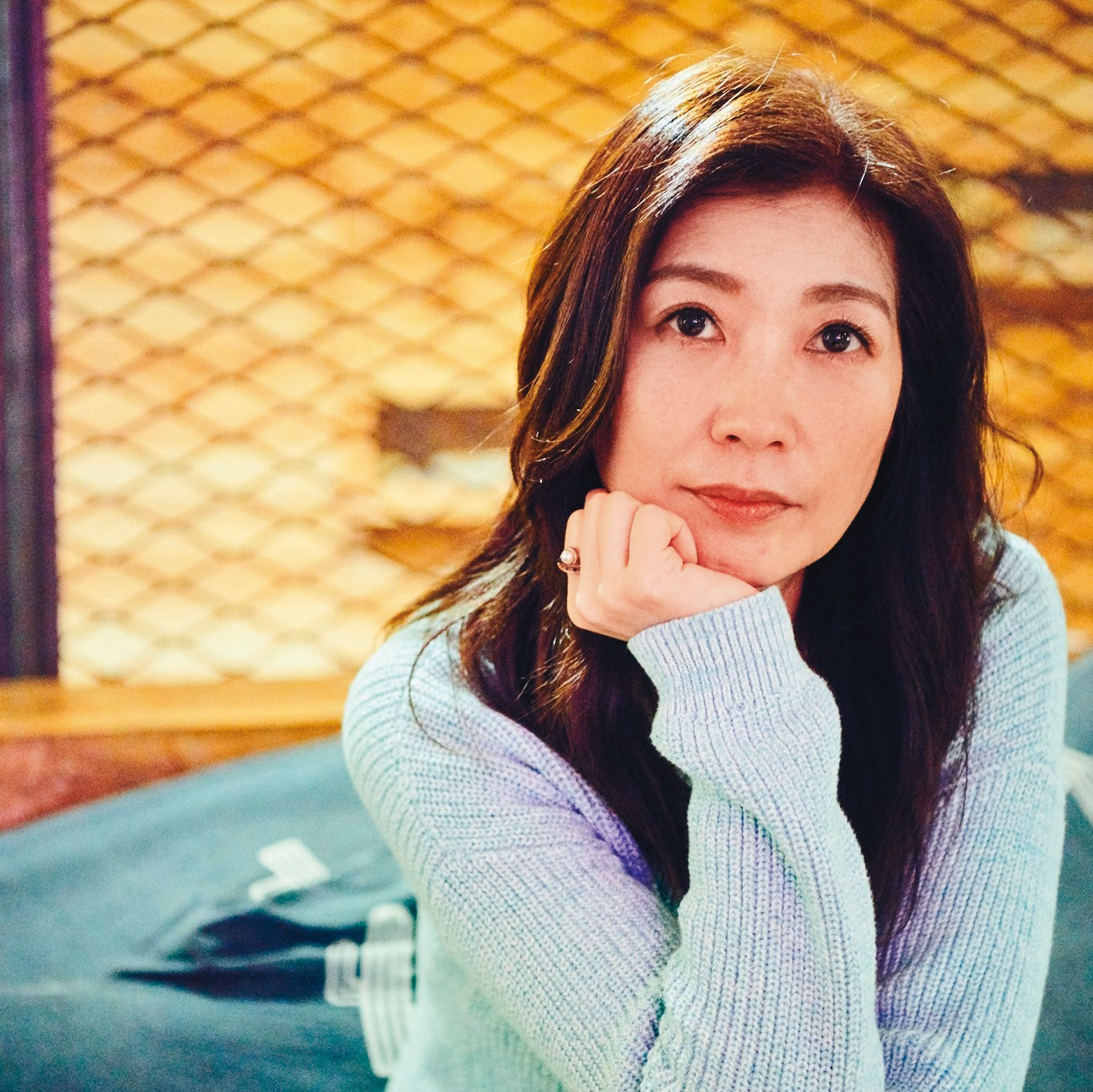 近來黃嘉千雖然對於婚變沉默不語，但友人替她發聲說遭夏克立欺侮（尤其在加拿大），但也有反派意見認為她較強勢導致爭執。（翻攝自黃嘉千臉書）