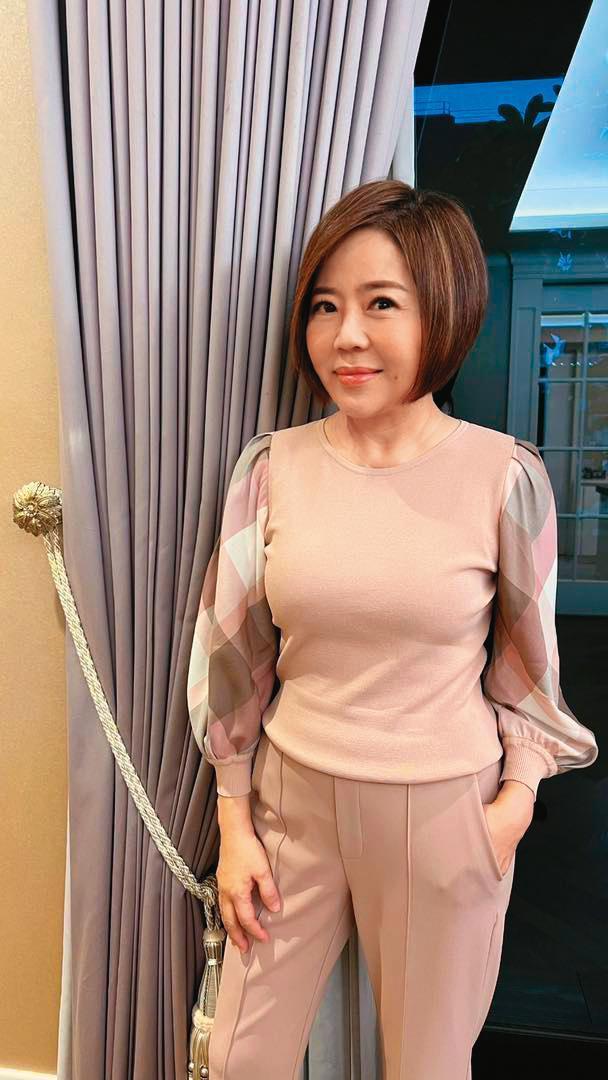 于美人雖然婚變成為《美人世家》連續鄉土劇,但她後來有檢討自己。(翻攝自于美人臉書)