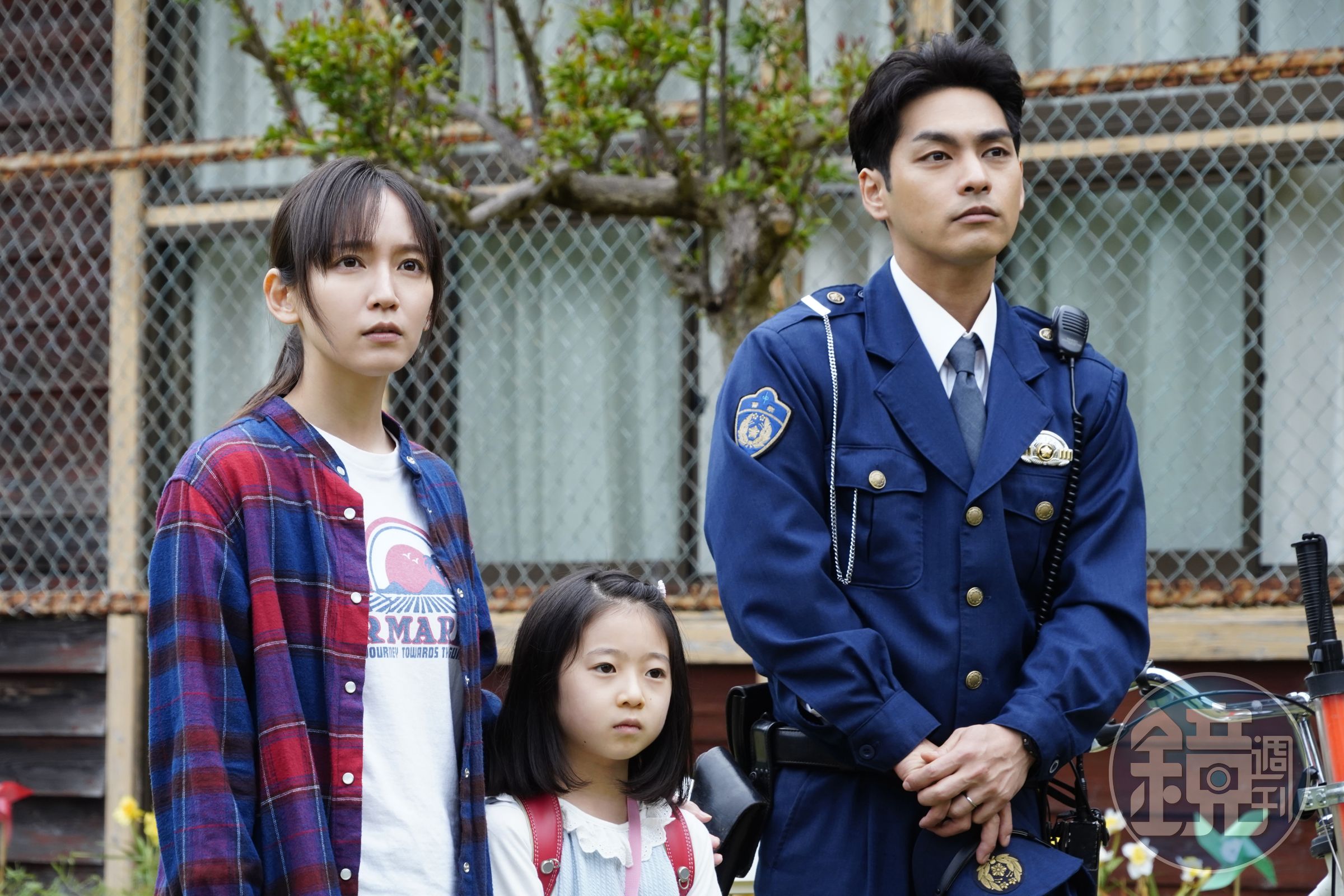 柳樂優彌與吉岡里帆在《噬亡村》再度合作，默契十足。（Disney+提供）