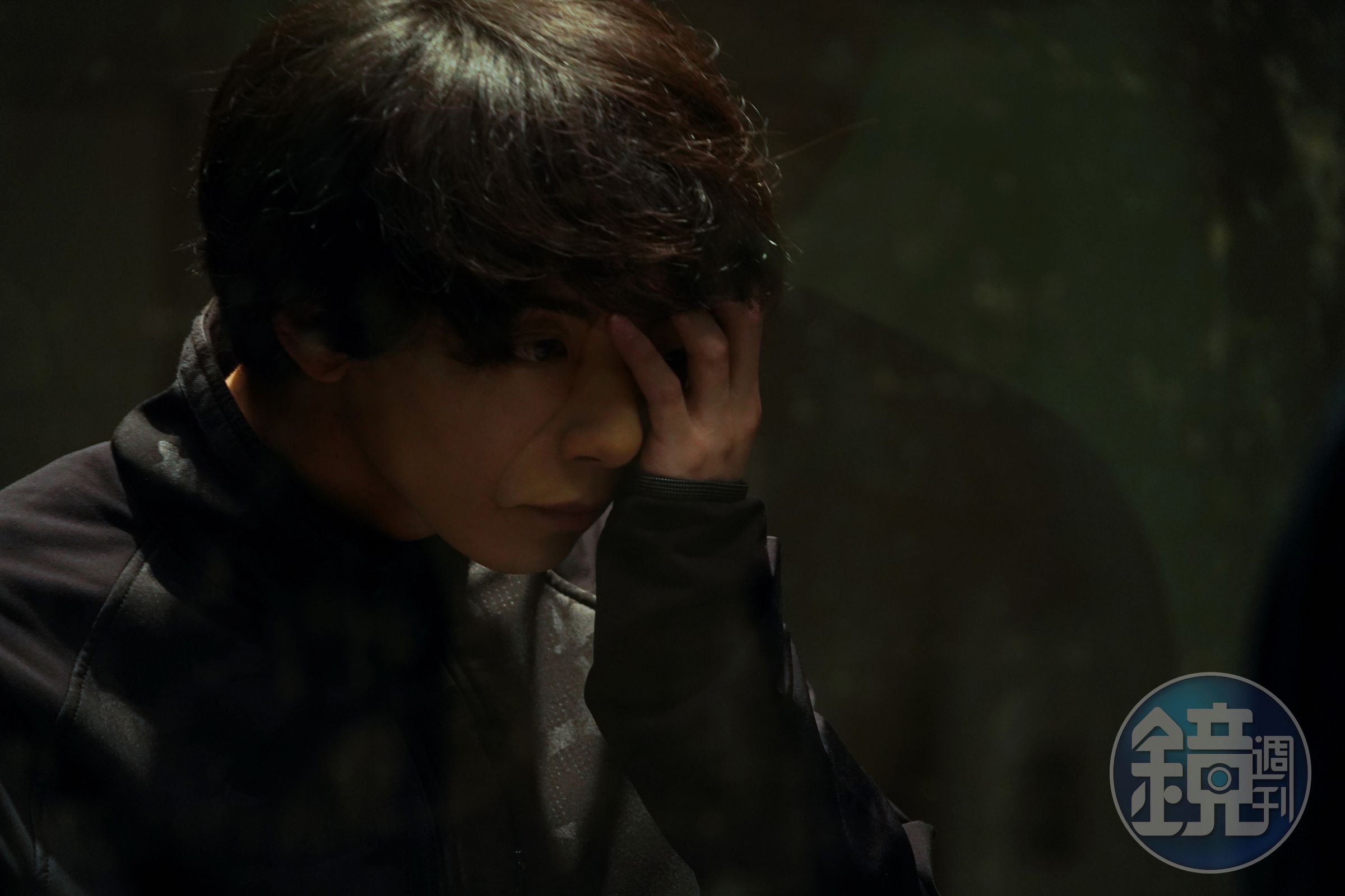 《噬亡村》改編自同名漫畫，許多難以被影像化的大場面，被導演片山慎三領軍的劇組團隊用盡巧思呈現出來。（Disney+提供）