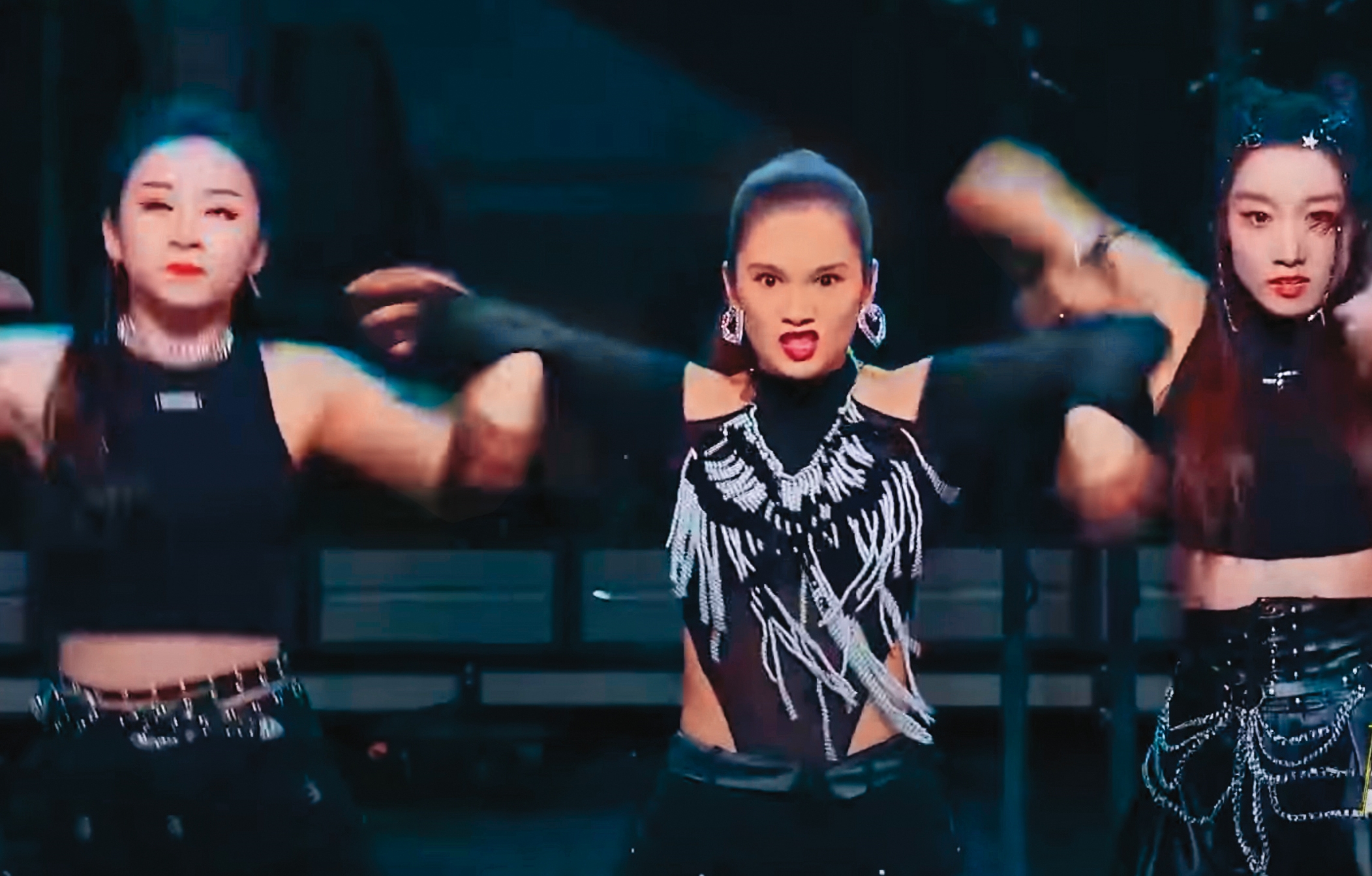 從小學舞的楊丞琳，跳舞時表情很到位，小編便祕ㄣㄣ的臉就是如此猙獰。（煩屎）（翻攝自WeTV）