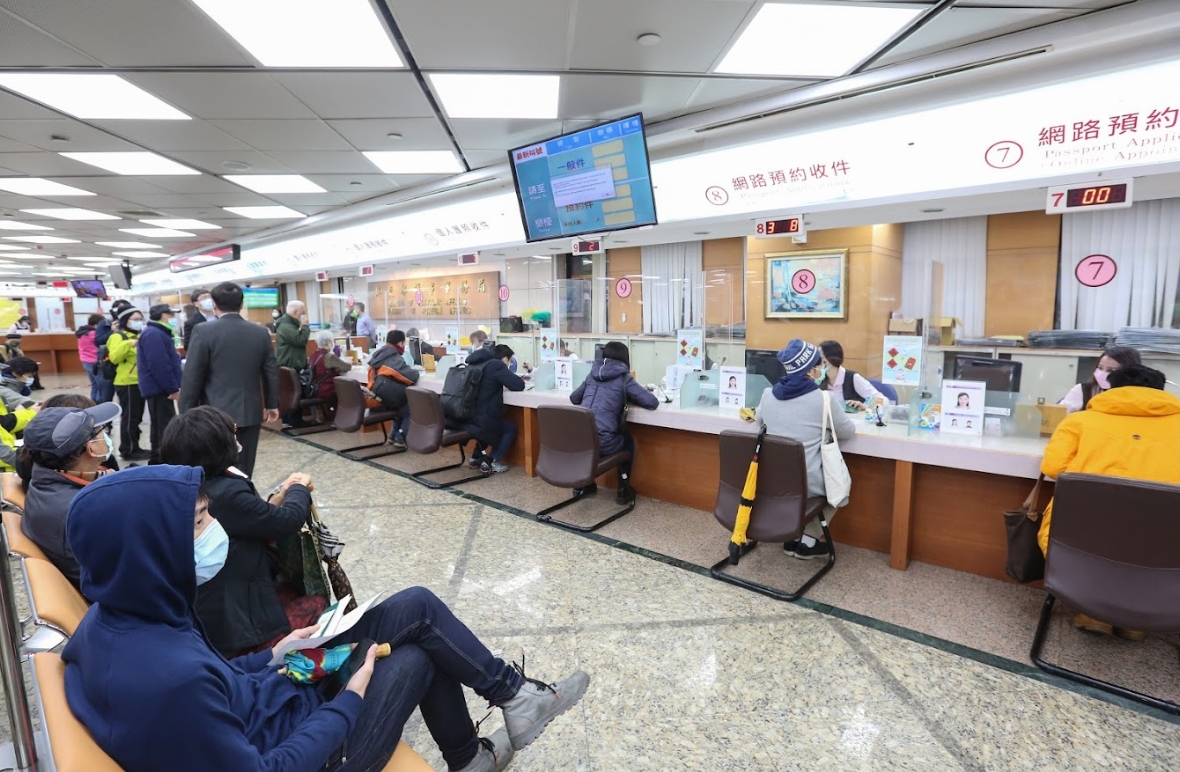 外交部領事事務局表示，台北總部光是12月收件量就超過11萬件。（資料照）