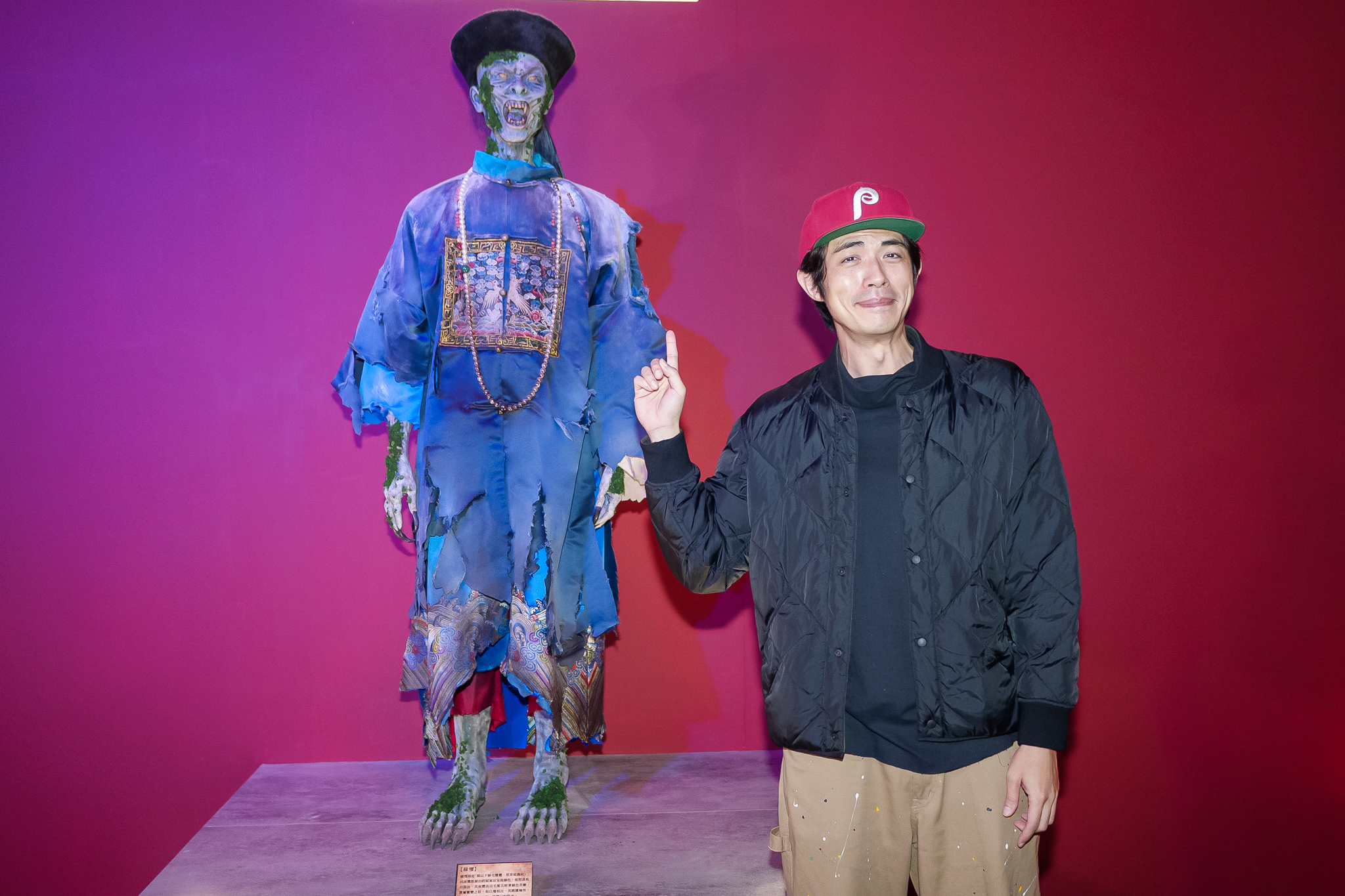 梁正群覺得殭屍展氣氛恐怖。（寬宏藝術提供）