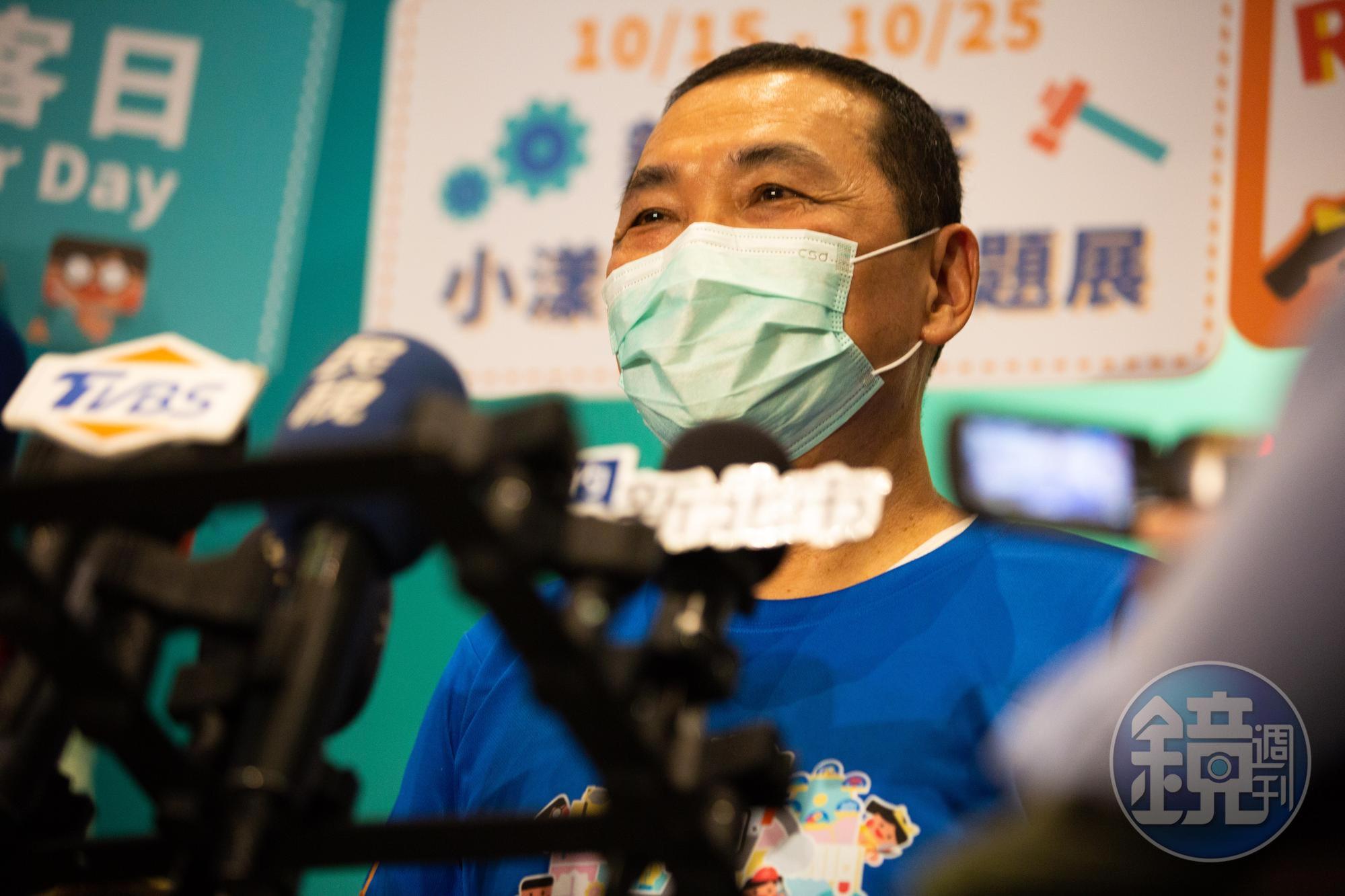 卓冠廷問侯友宜（圖），是否願意承認新北市府在恩恩案的疏失、向家屬道歉？（本刊資料照）