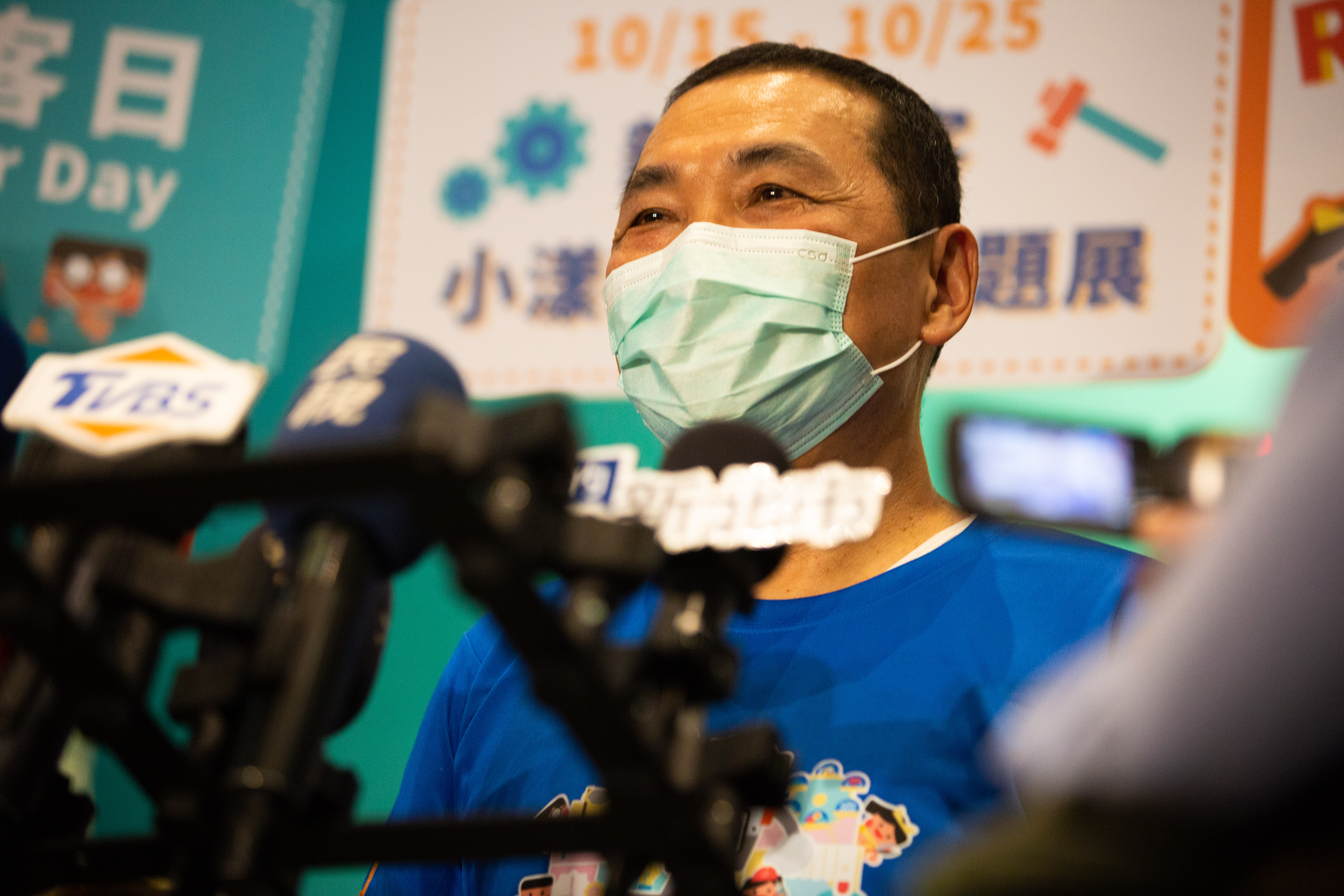 卓冠廷問侯友宜(圖),是否願意承認新北市府在恩恩案的疏失、向家屬道歉?(本刊資料照)