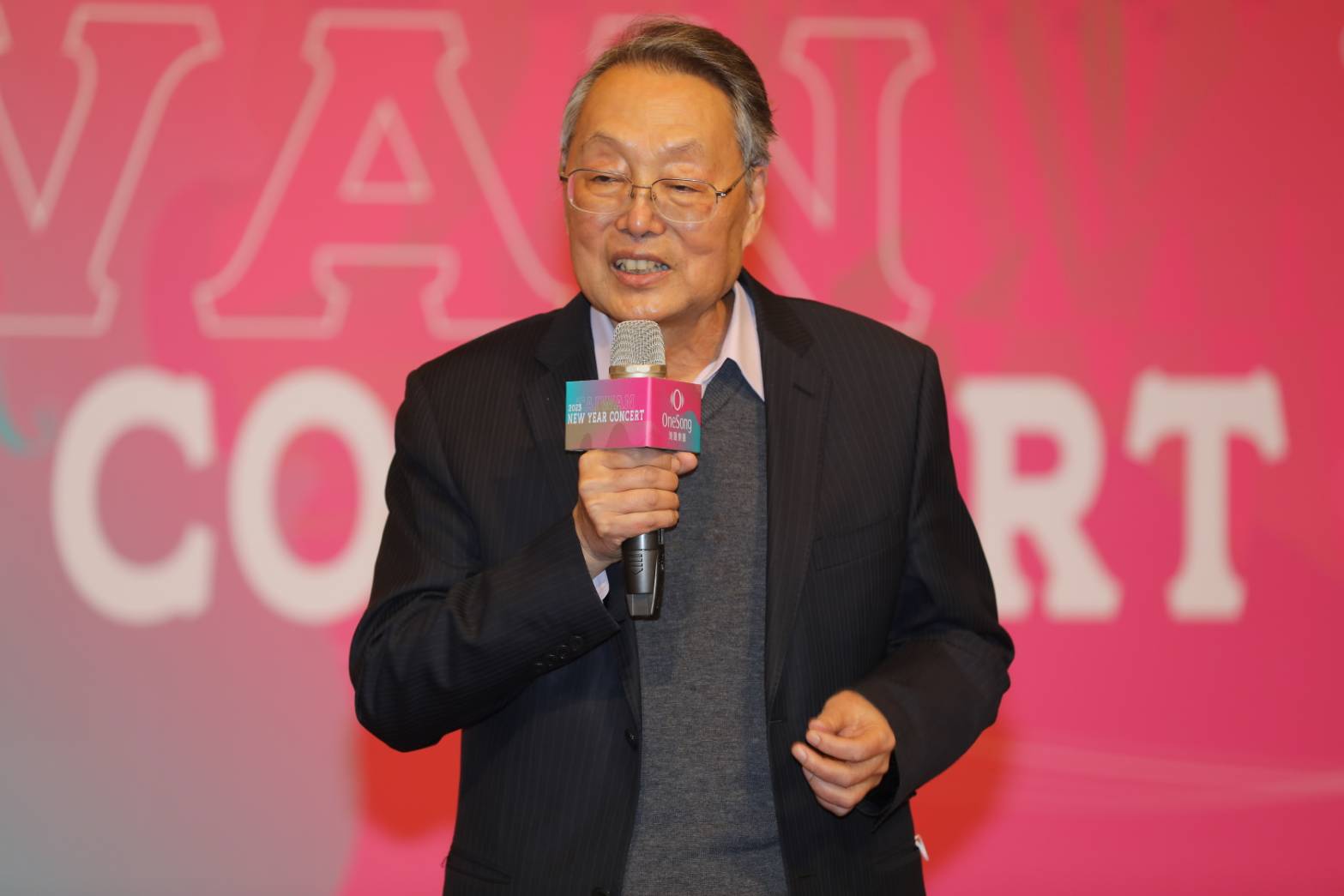 施振榮預估，2023年上半年台灣經濟不會太好，下半年得觀察客觀環境是否改善。