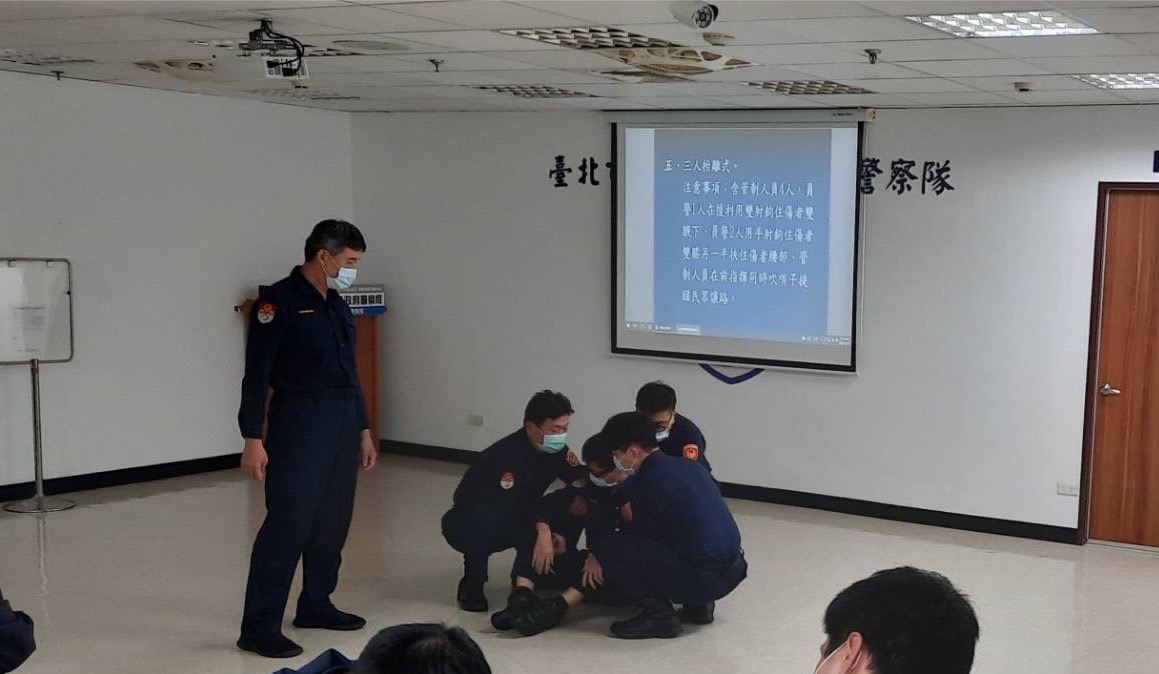 捷警進行跨年防踩踏演練。(警方提供)