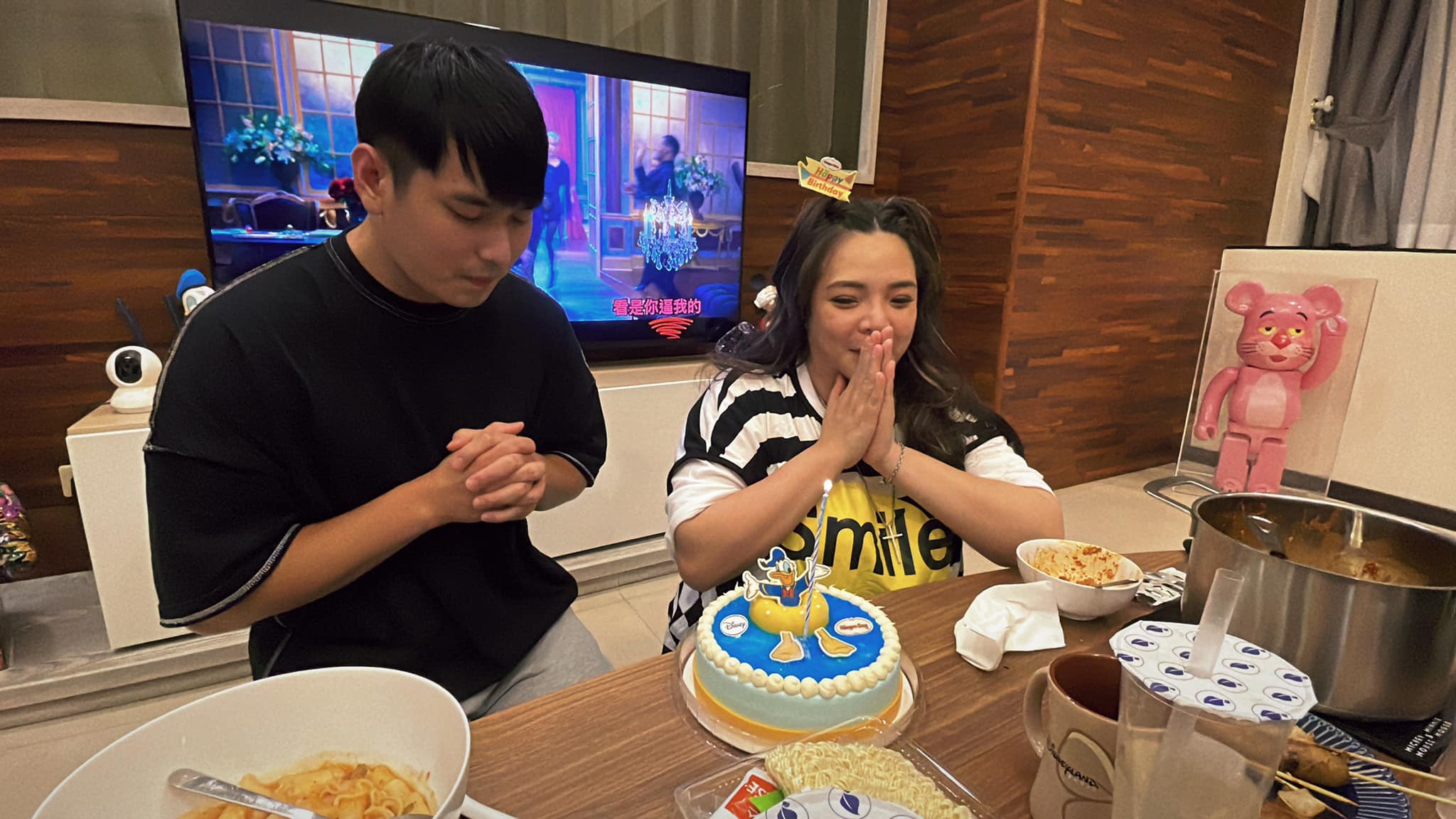 小甜甜被挖出之前確實有聲稱遭到家暴，還打了婦幼保護專線。（翻攝臉書）