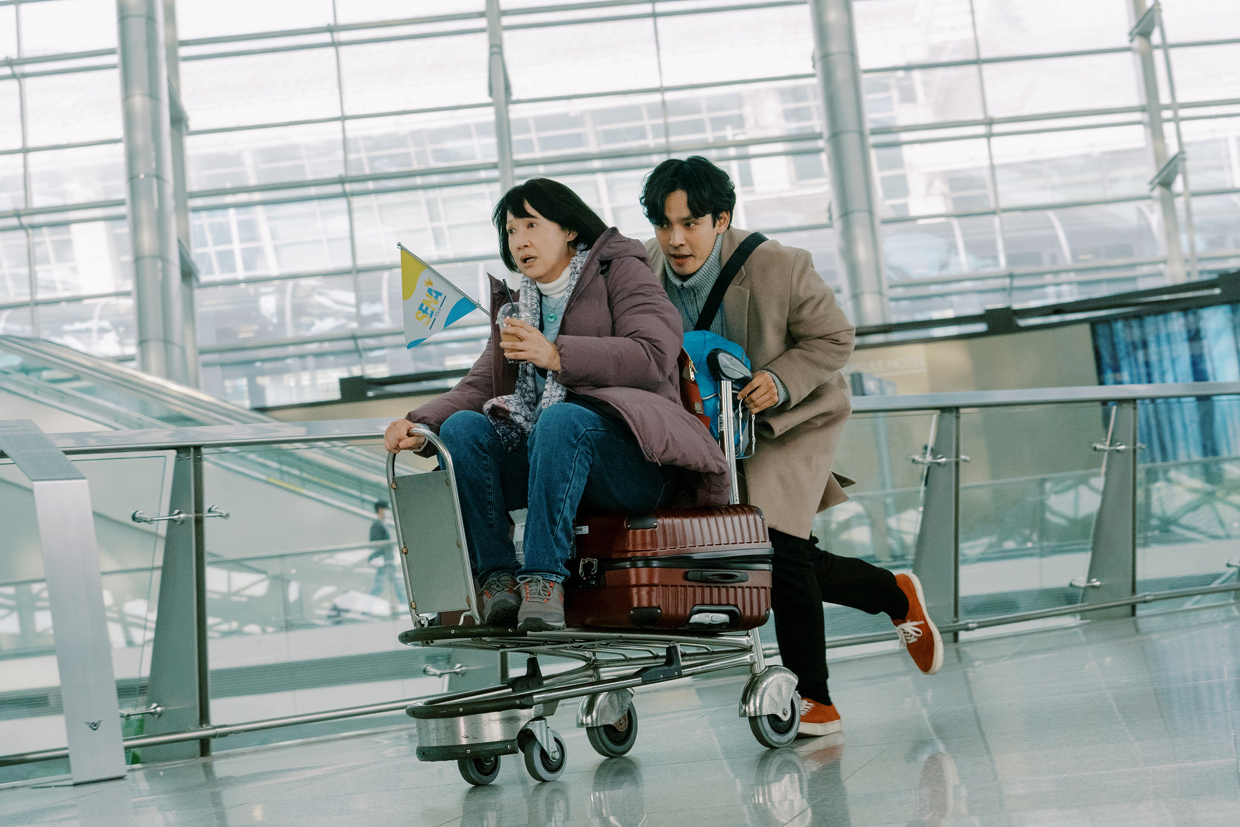 洪慧芳在片中獨遊韓國卻遭導遊丟包，卻也意外開啟了新的人生。（采昌）