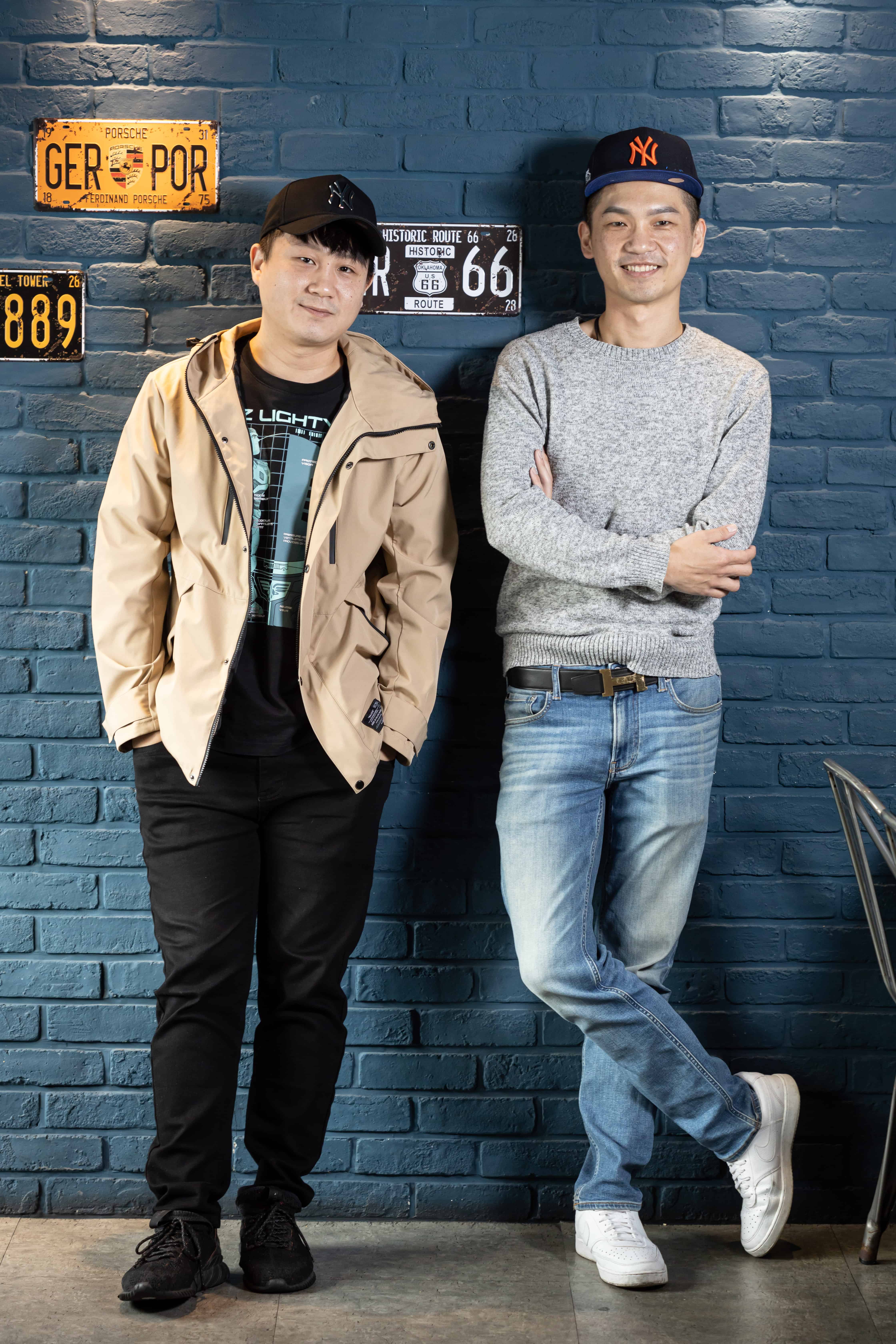 一同經營「8德司創意餐館」的Eason（右）和Eddie（左），兄弟2人執行力強又很有創新的想法。