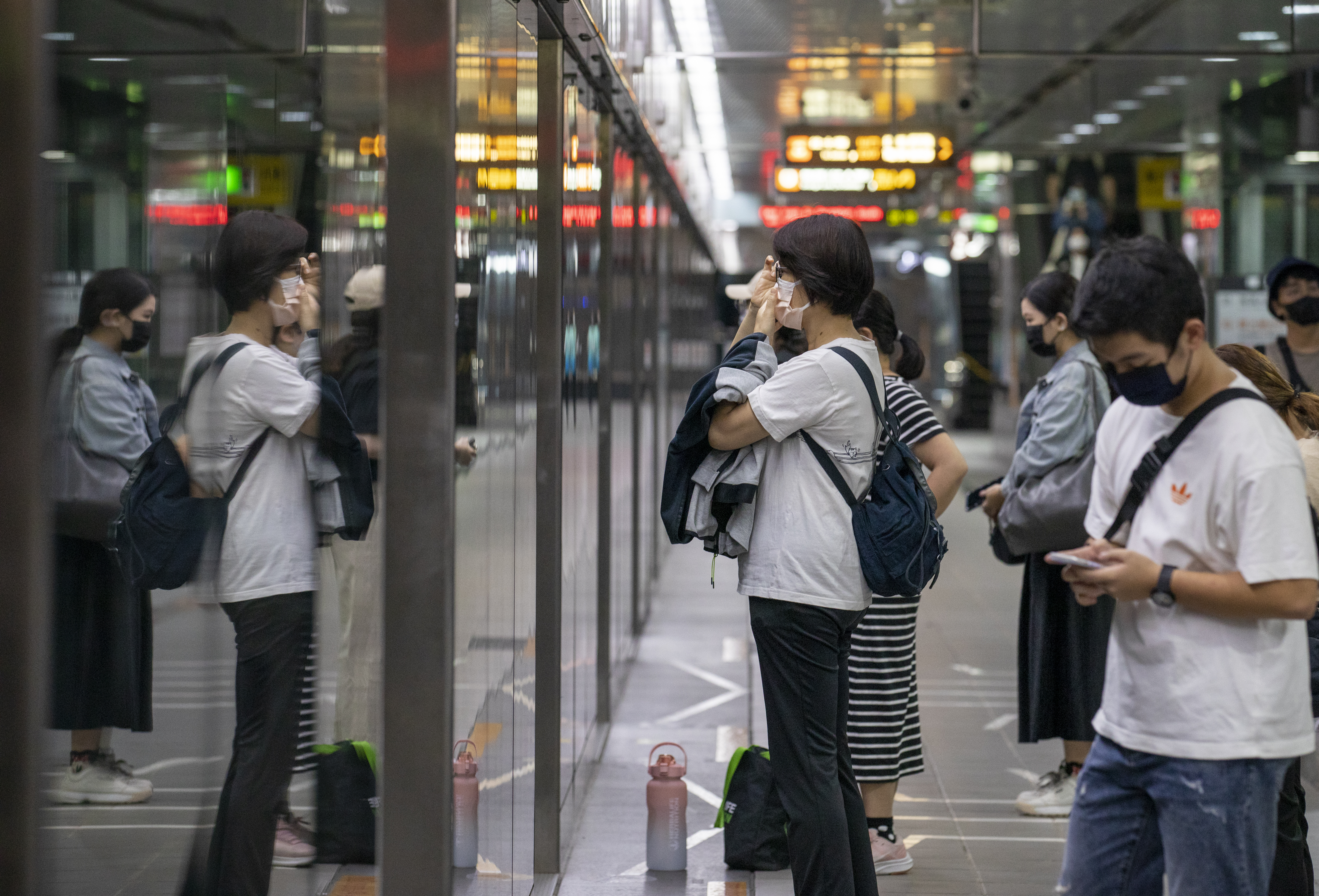 高雄市政府呼籲民眾跨年搭捷運，不要搭乘輕軌。（本刊資料照）