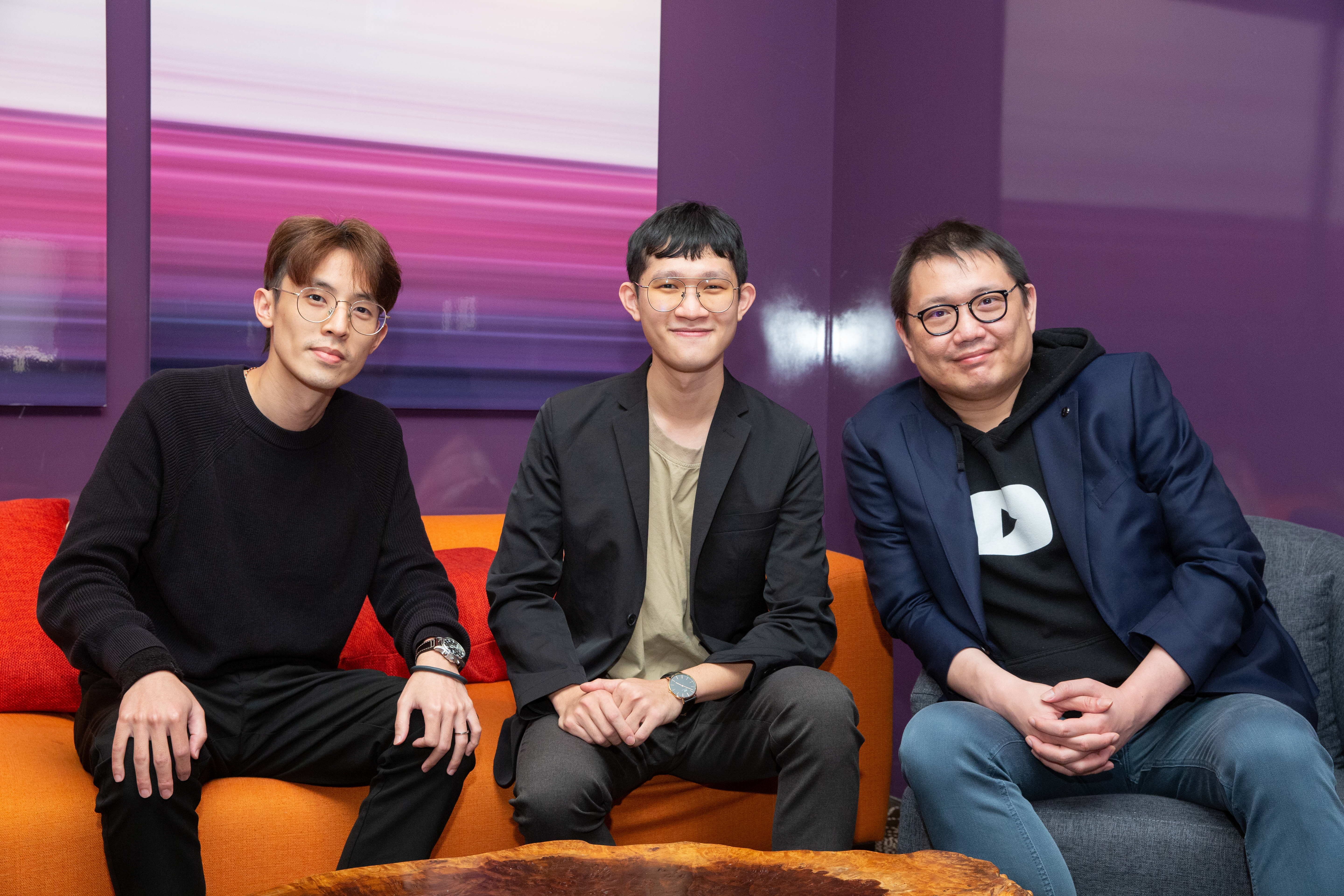 Google媒合宇峻奧汀與獨立工作室「自遊再升」合作,左起為宇峻奧汀營運處處長陳以穎、自遊再升執行長鍾孟達、Google台灣業務副總經理蔡逸民。