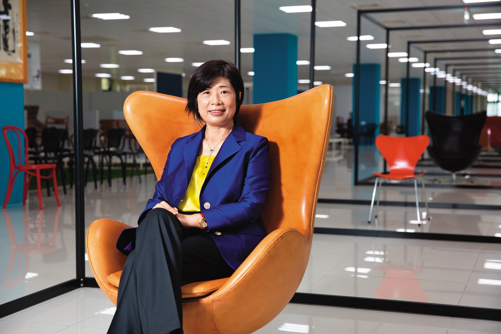 芳德董事長林梅燕笑稱自己是代理董事長，以專業經理人的角色把公司經營好，未來也是交由有專業的人打理。