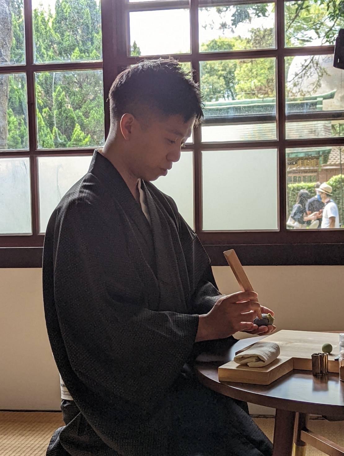 和菓子職人手作課程,親手製作日本最高級的上生菓子,體驗時間2小時。 (桃園神社提供)