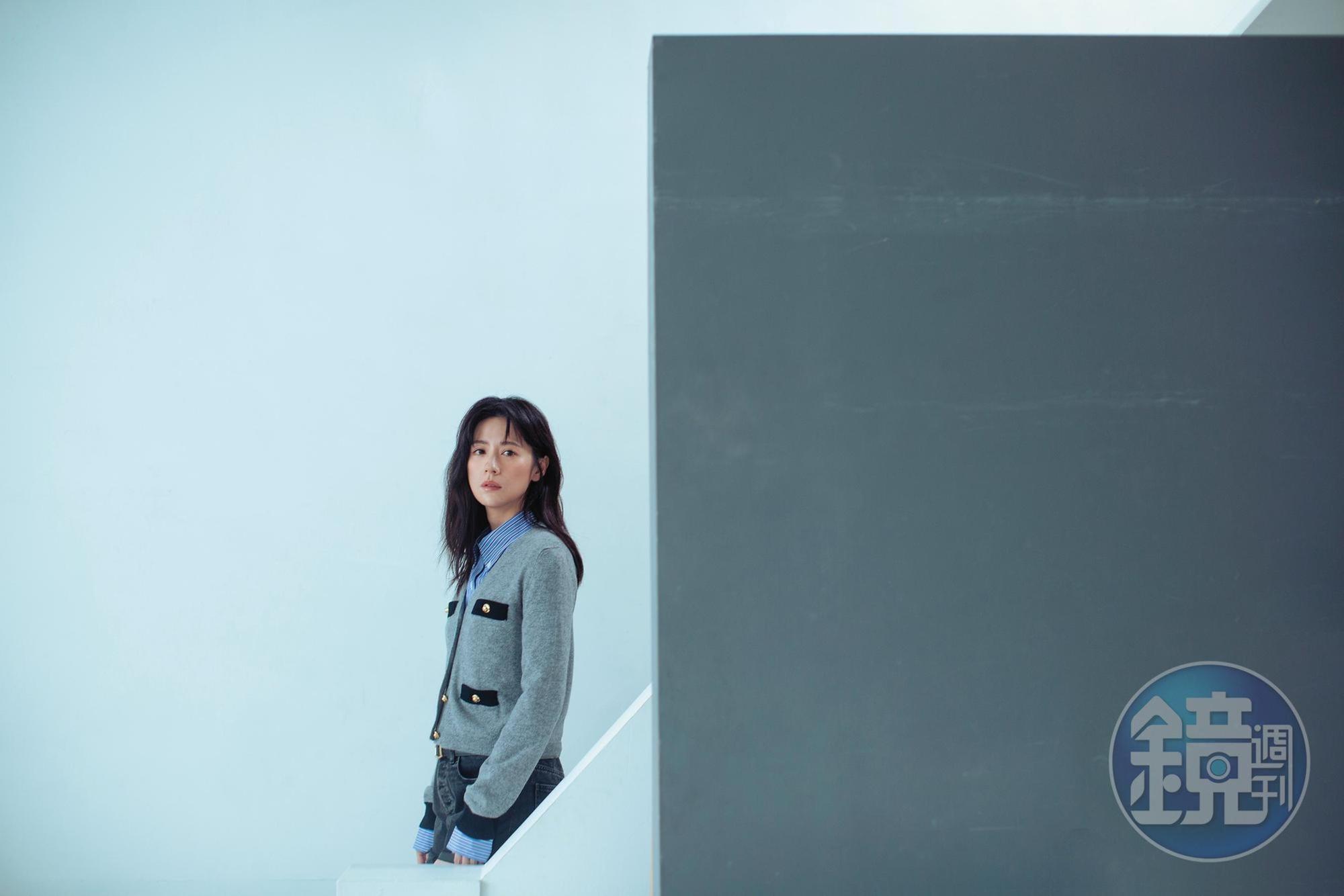 穿上短裙的女藝人其實很冷，但林予晞的好強讓她不說，「因為別人擔心，我就沒有辦法照顧別人，我真的是有照顧別人的強迫症。」