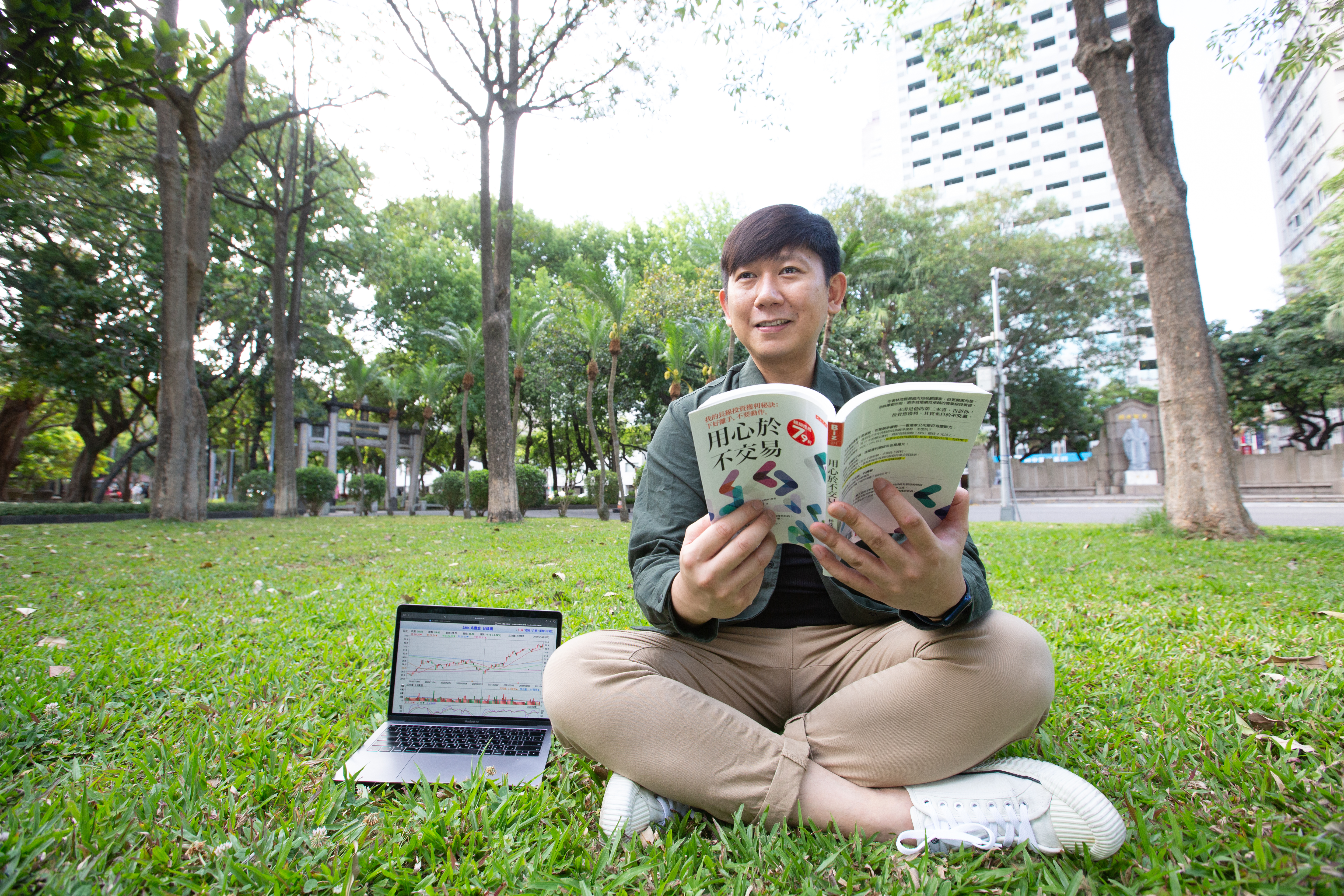 大俠武林認為市場仍會持續惡化,國泰金股價可能盤整,中籤者短線可先調節。