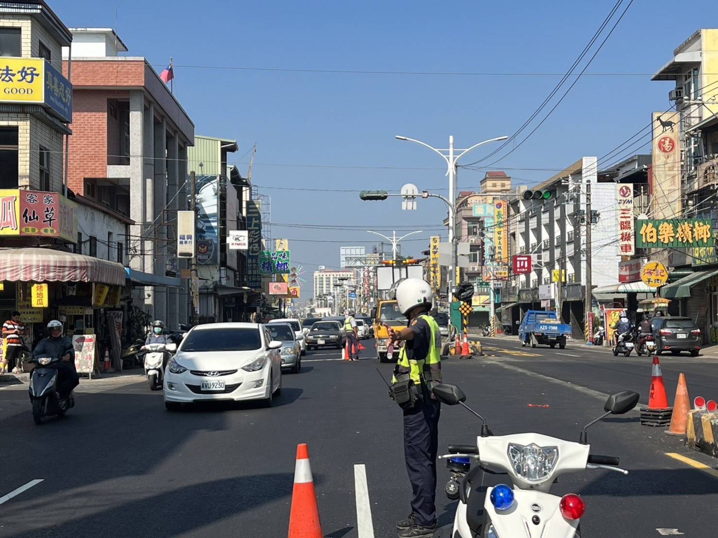 民眾連假期間,可多收聽警察廣播電臺宣導各項交通疏導管制措施、即時路況報導。(警方提供)