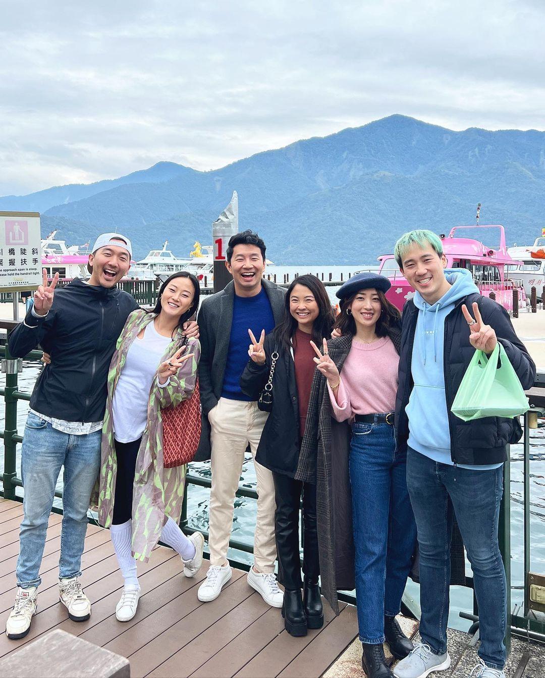 劉思慕和女友、好友們去日月潭觀光,(翻攝simuliu IG)