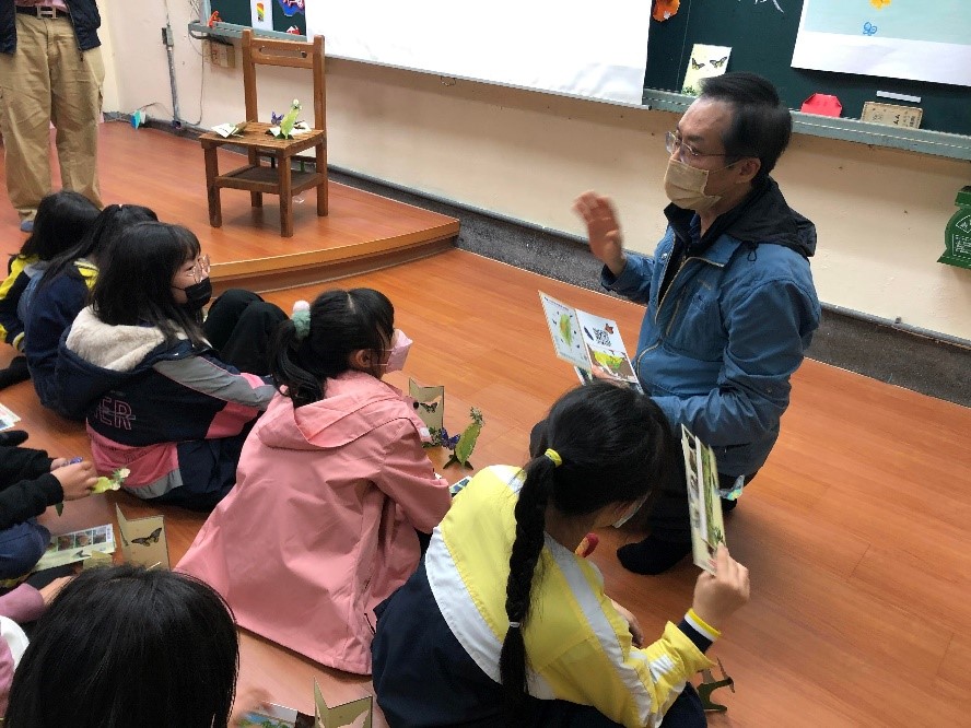 國立雲林科技大學 應用外語系暨研究所 系主任 楊孝慈教授