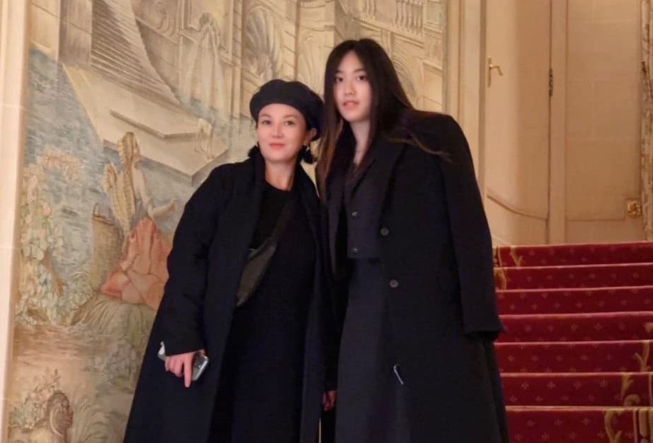 苗可麗和女兒英國街頭覓食上演驚魂記。(翻攝自苗可麗臉書)