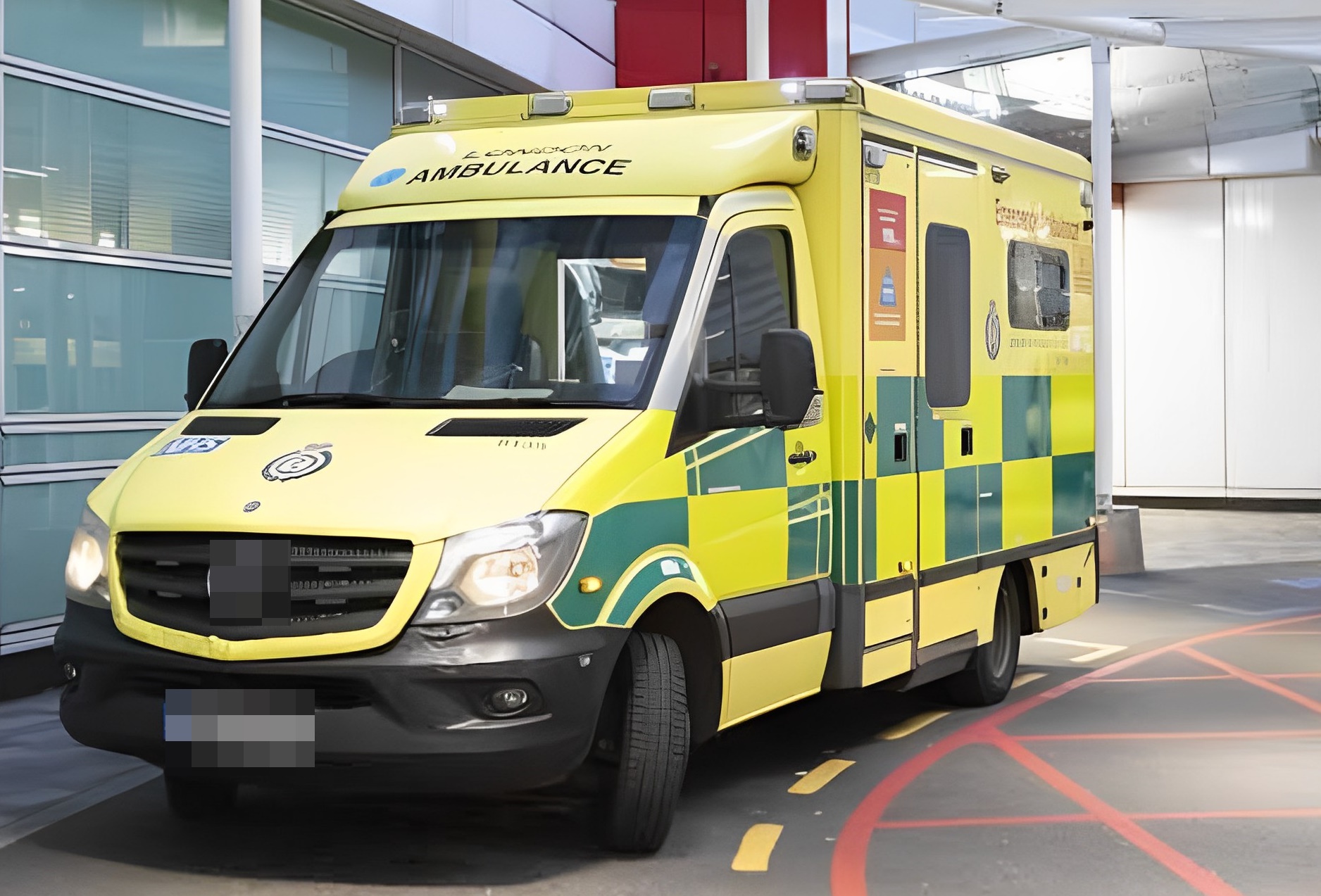 英國境內受到新冠肺炎、流感以及A型鏈球菌侵襲，醫療量能受到嚴重考驗。（翻攝自推特@gchahal）