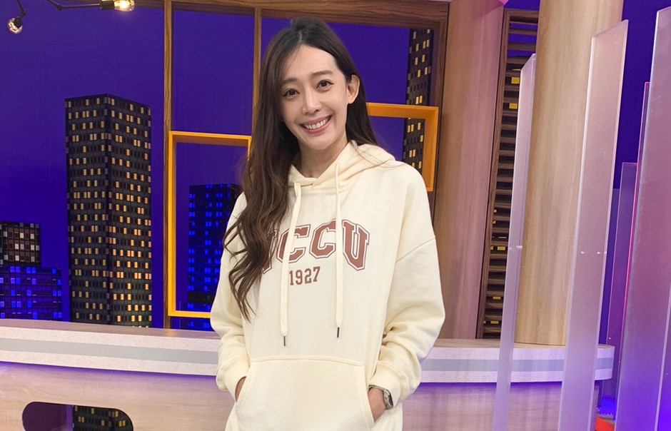 王心恬上節目錄影分享初戀故事。（衛視中文台提供）