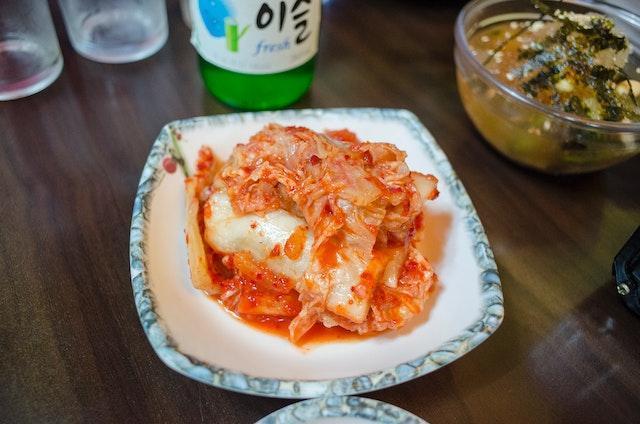 國民健康署提醒「通常越鹹、越乾」的加工食品必須特別注意。（示意圖，Pexels）