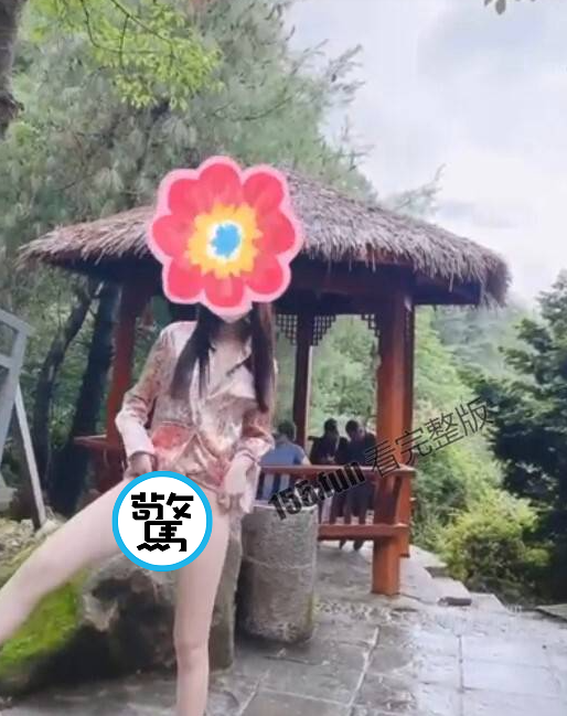 娜娜被中國網友封為「露出界天花板」。(翻自《91吃瓜中心》)
