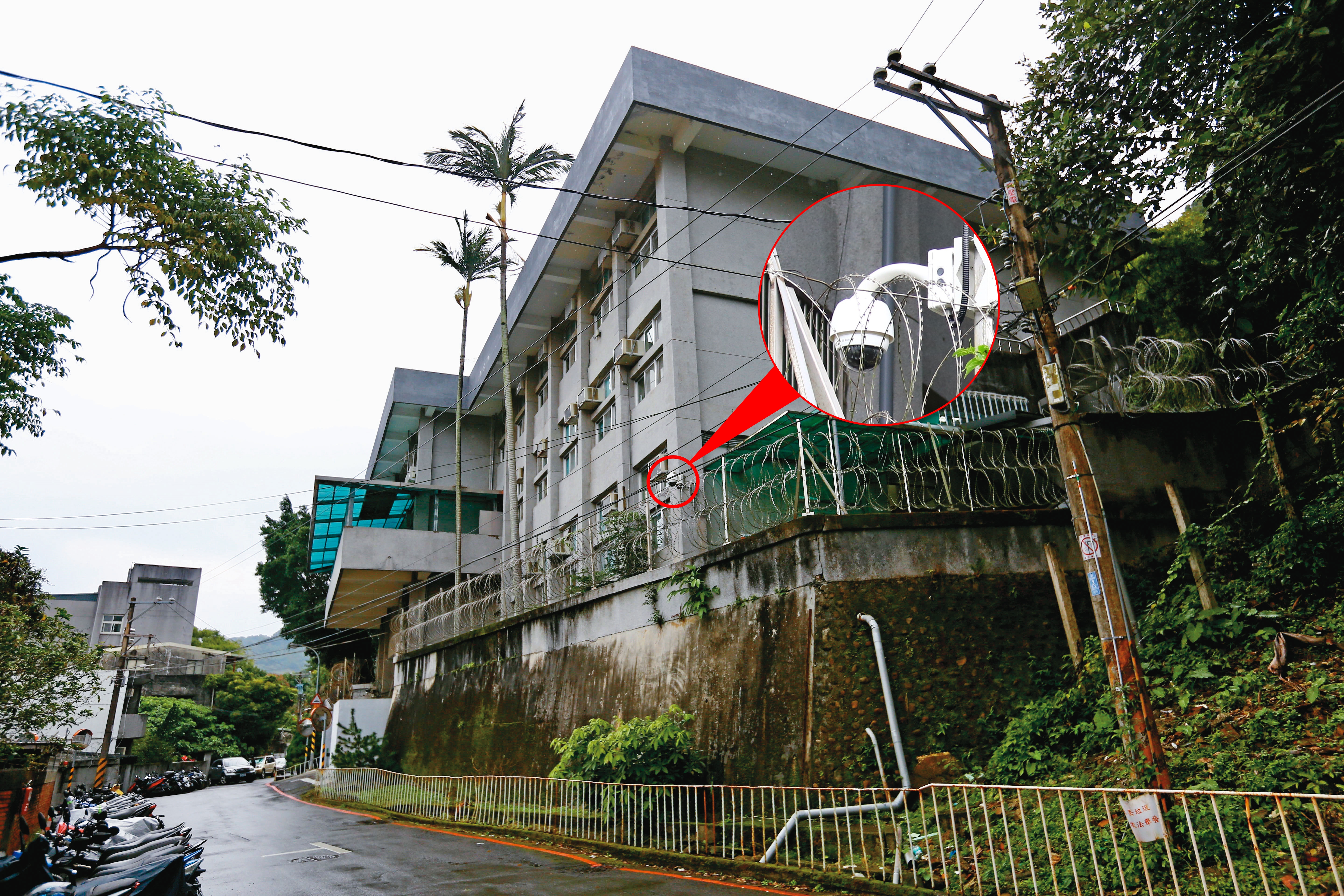 遭爆有陸製零組件的球型監視器，被裝設在國軍營區。