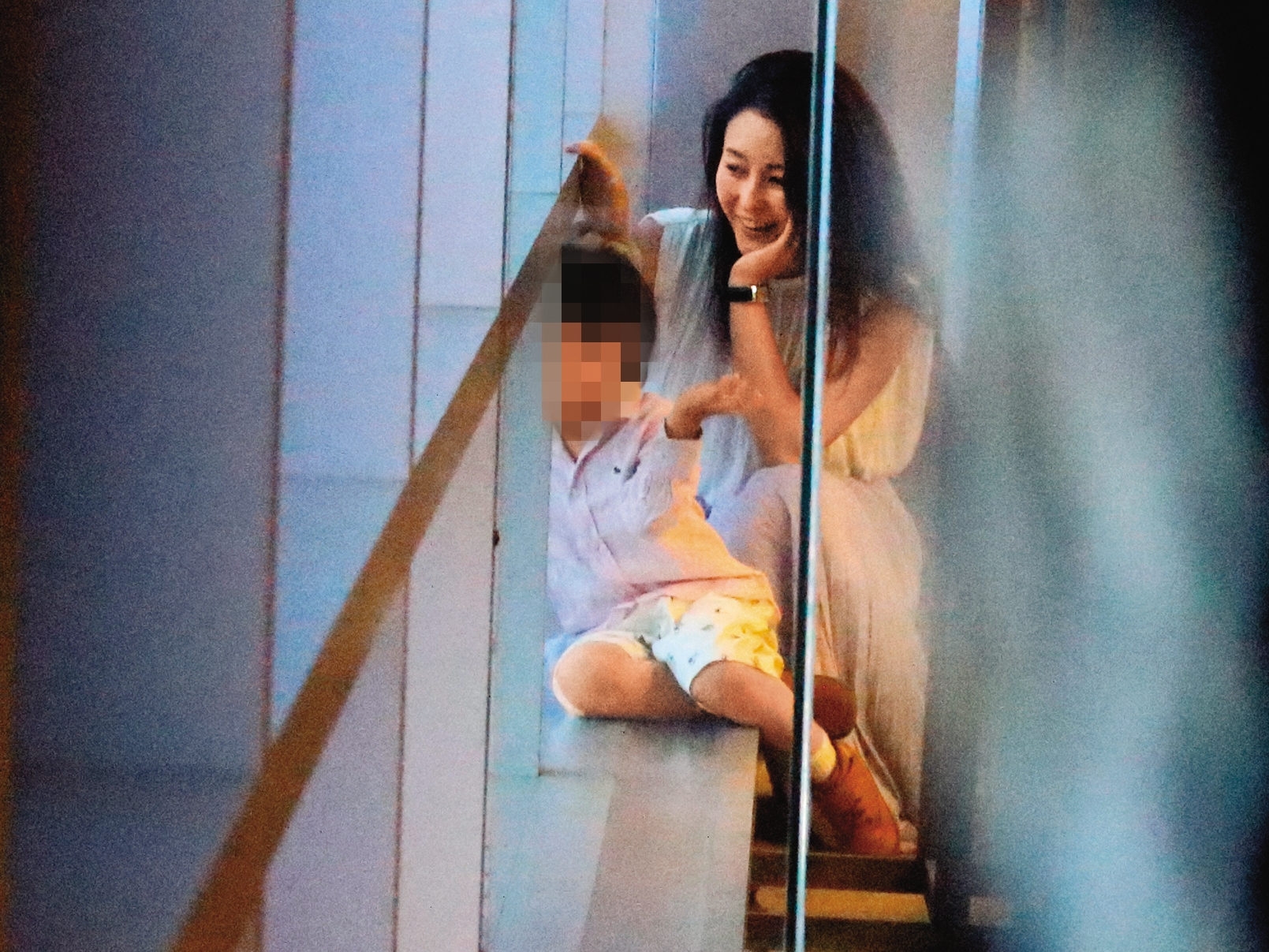 雖然夫妻關係依舊，不過王泉仁後來避不見面另外生活，麻衣則會定期回台灣。