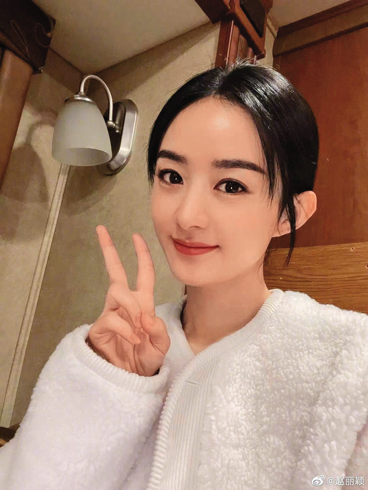 趙麗穎與馮紹峰之間的婚姻來得快去得也快,而且離異沒有鬧翻。(翻攝自趙麗穎微博)