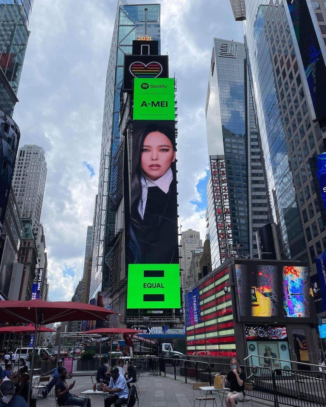 張惠妹登上紐約時代廣場,被譽為華語圈最後一位超級天后。(翻攝自張惠妹IG)