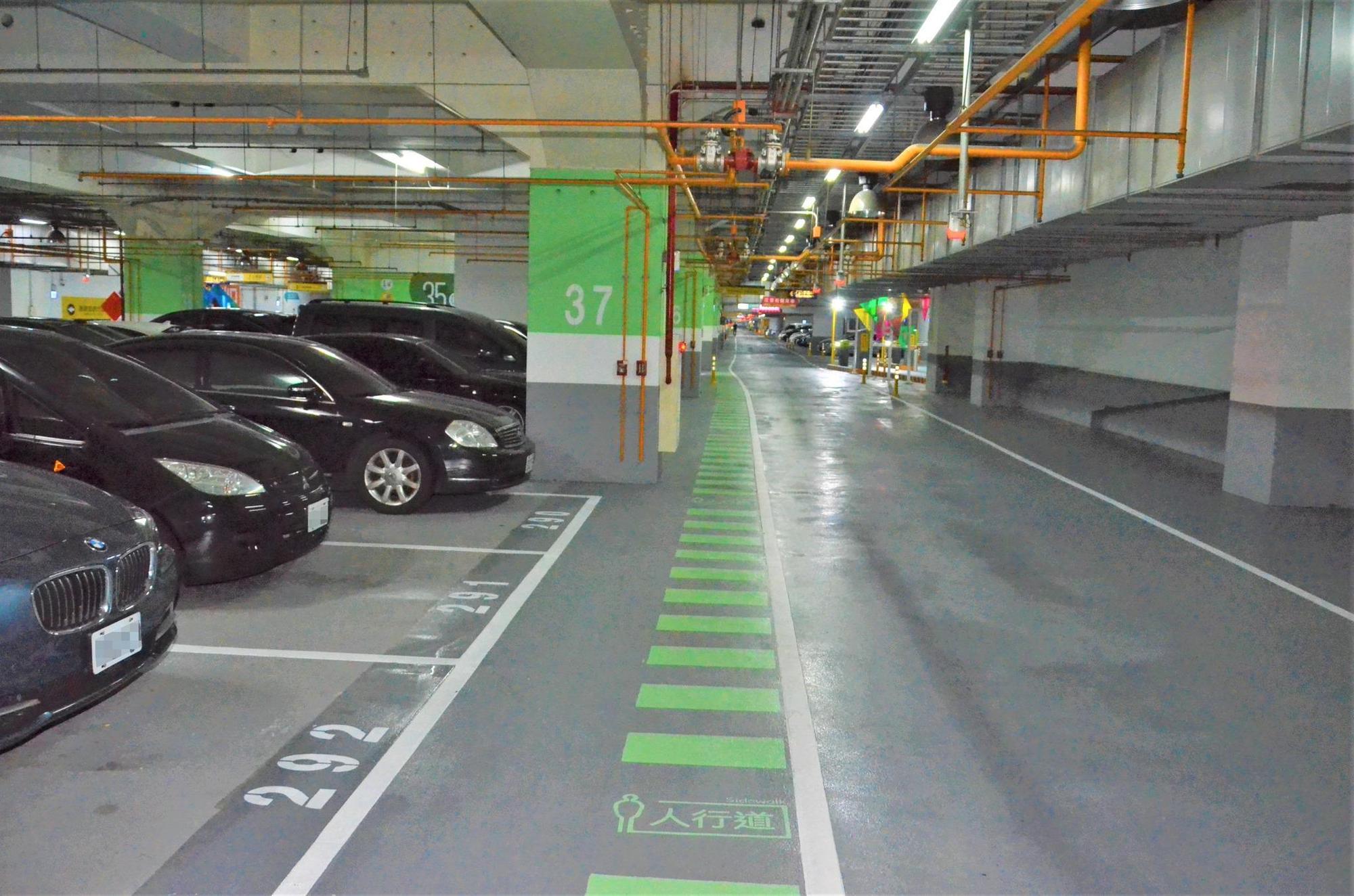 民眾到台南旅遊停車時務必詳閱停車場收費告示，避免荷包大失血。（示意圖，翻攝運轉台南好交通臉書）