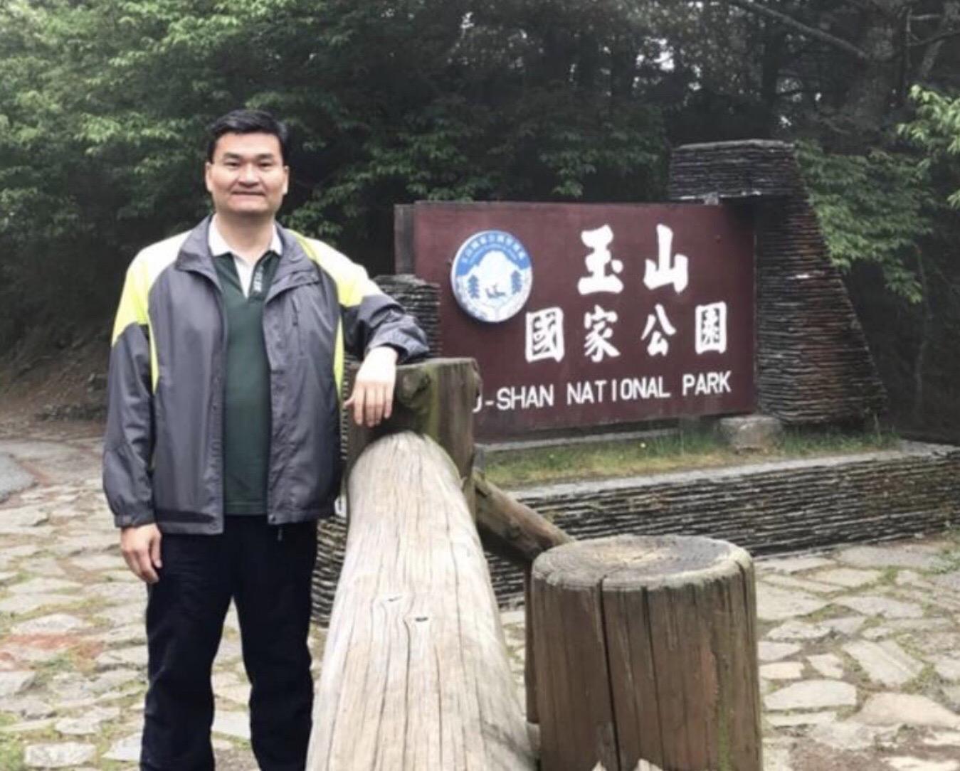 調查官邱享坤向同仁喊冤,他強調絕未觸摸對方,當時也沒做筆錄,懷疑遇到詐騙遭誣陷,但被害人指證歷歷,至於真相則有待檢警詳查。(翻攝畫面)