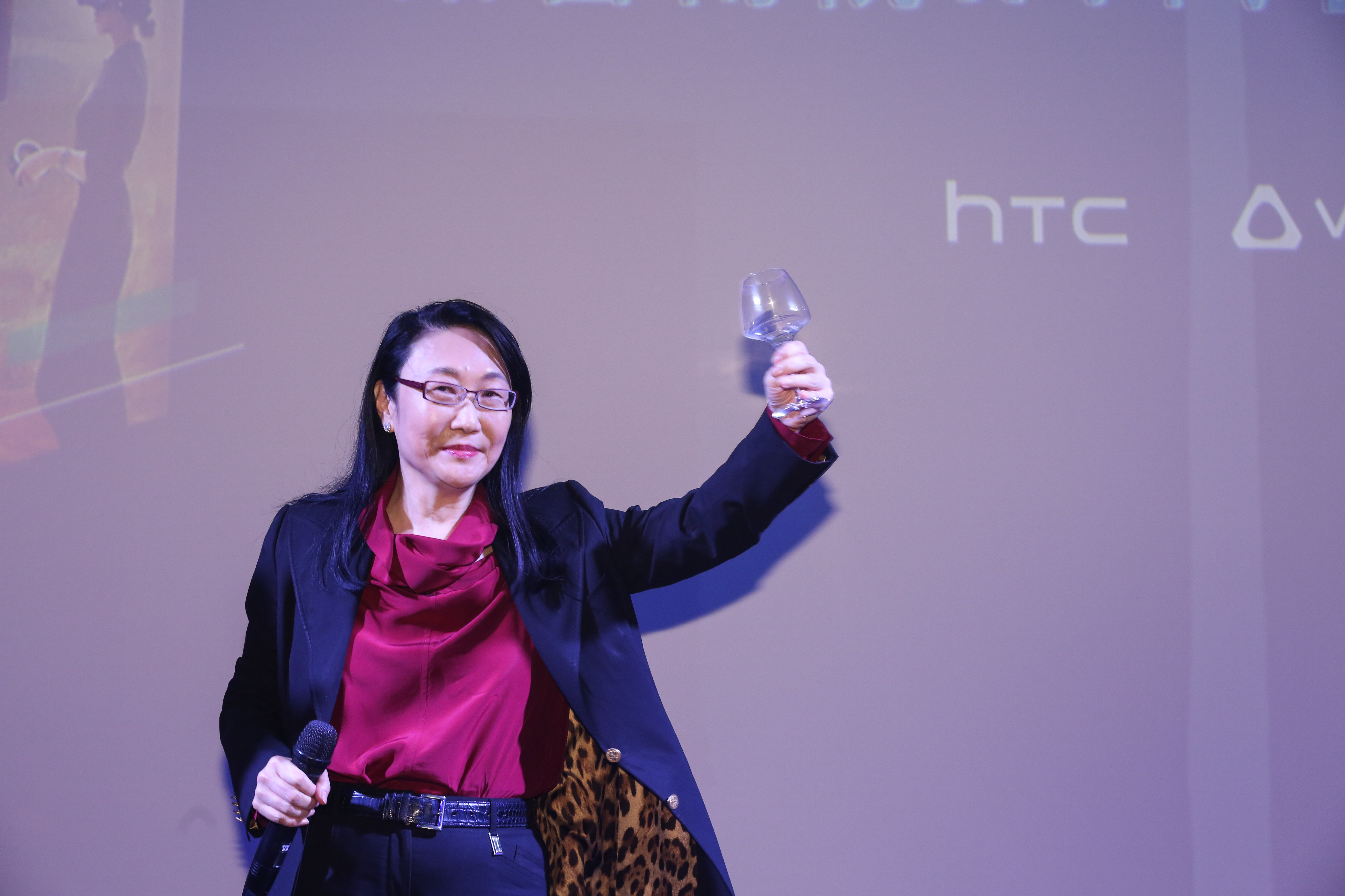 宏達電深耕元宇宙市場，1月6日推頭戴裝置新品。