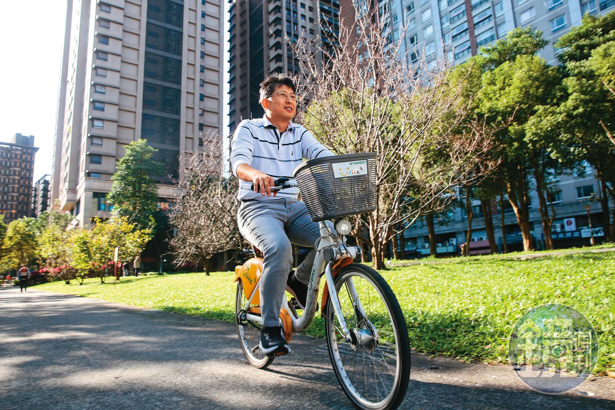 不上班之後，股魚愜意安排生活，經常騎腳踏車運動。