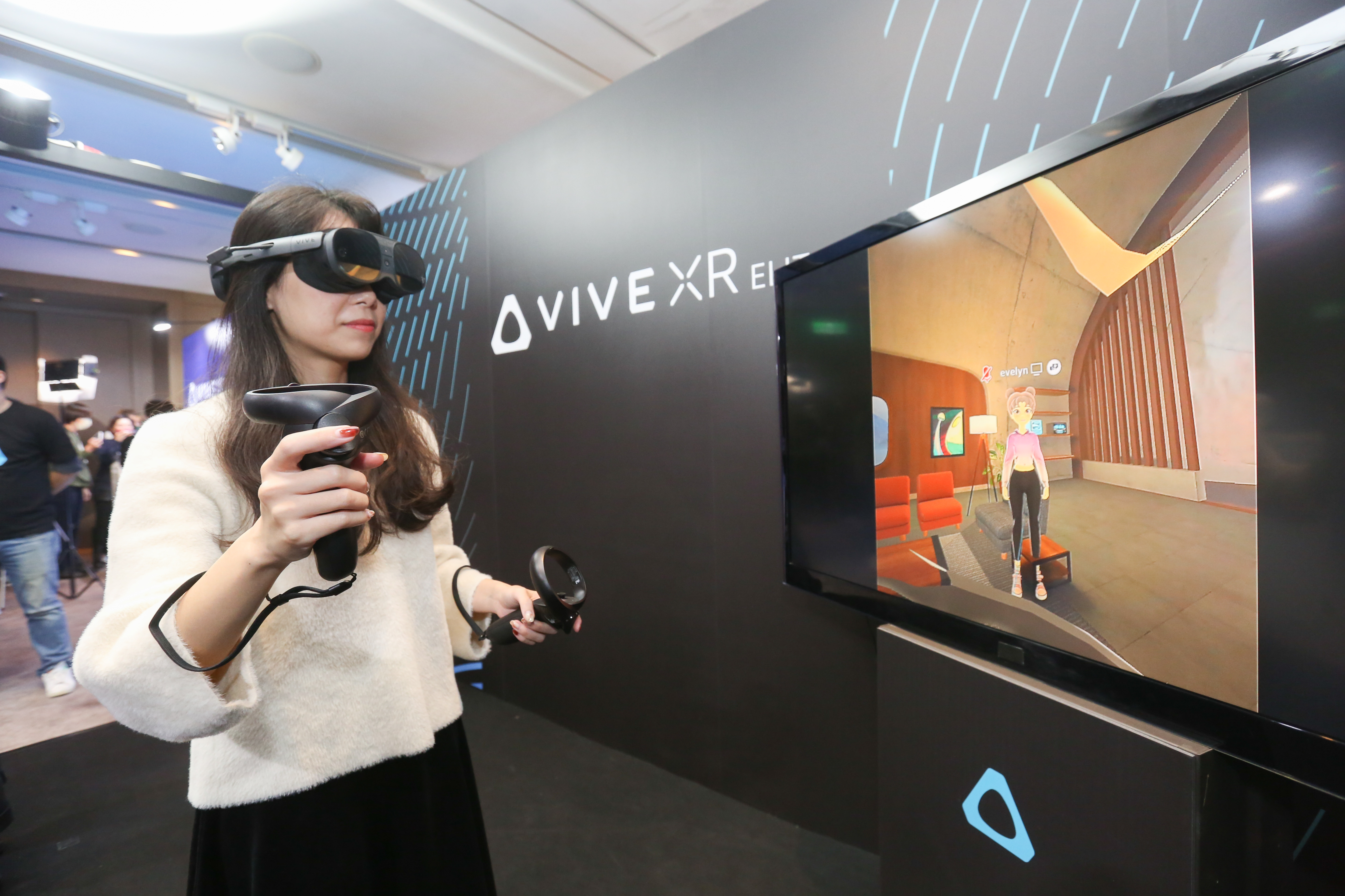 宏達電預告,VIVE XR Elite擁有難以超越的沈浸式虛實互動體驗。