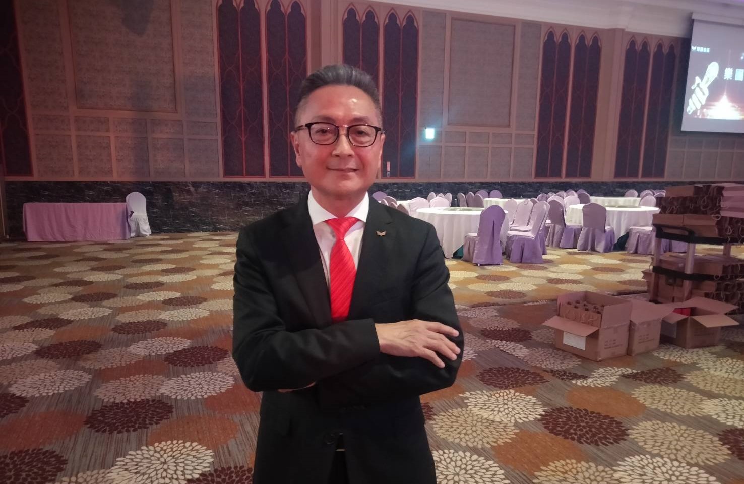 飛鷹地產董事長王銘國指出，今年房市恐陷關店潮，也是超車同業機會點。