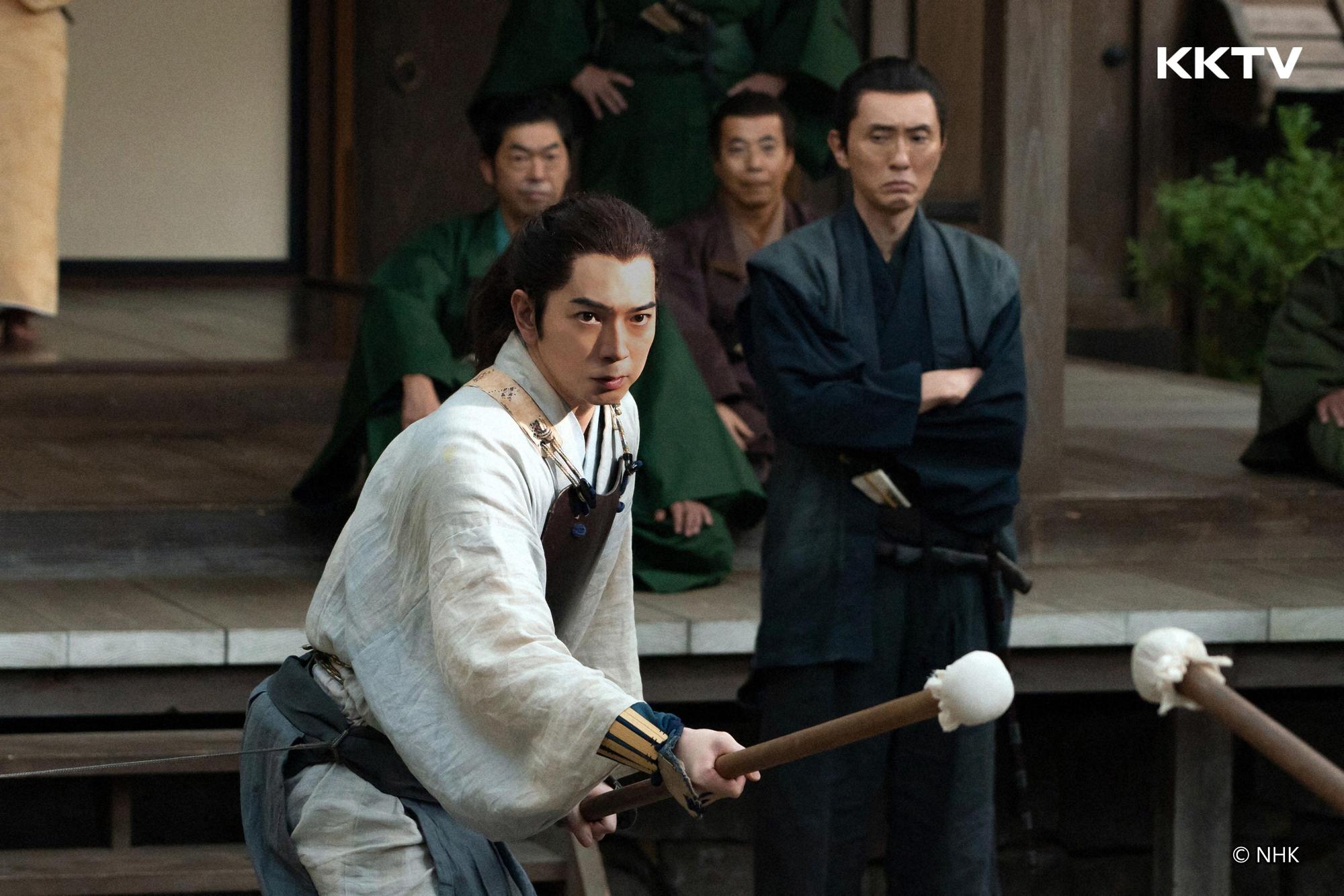松本潤出道以來首次接演大河劇,在《怎麼辦家康》飾演德川家康。(KKTV提供)