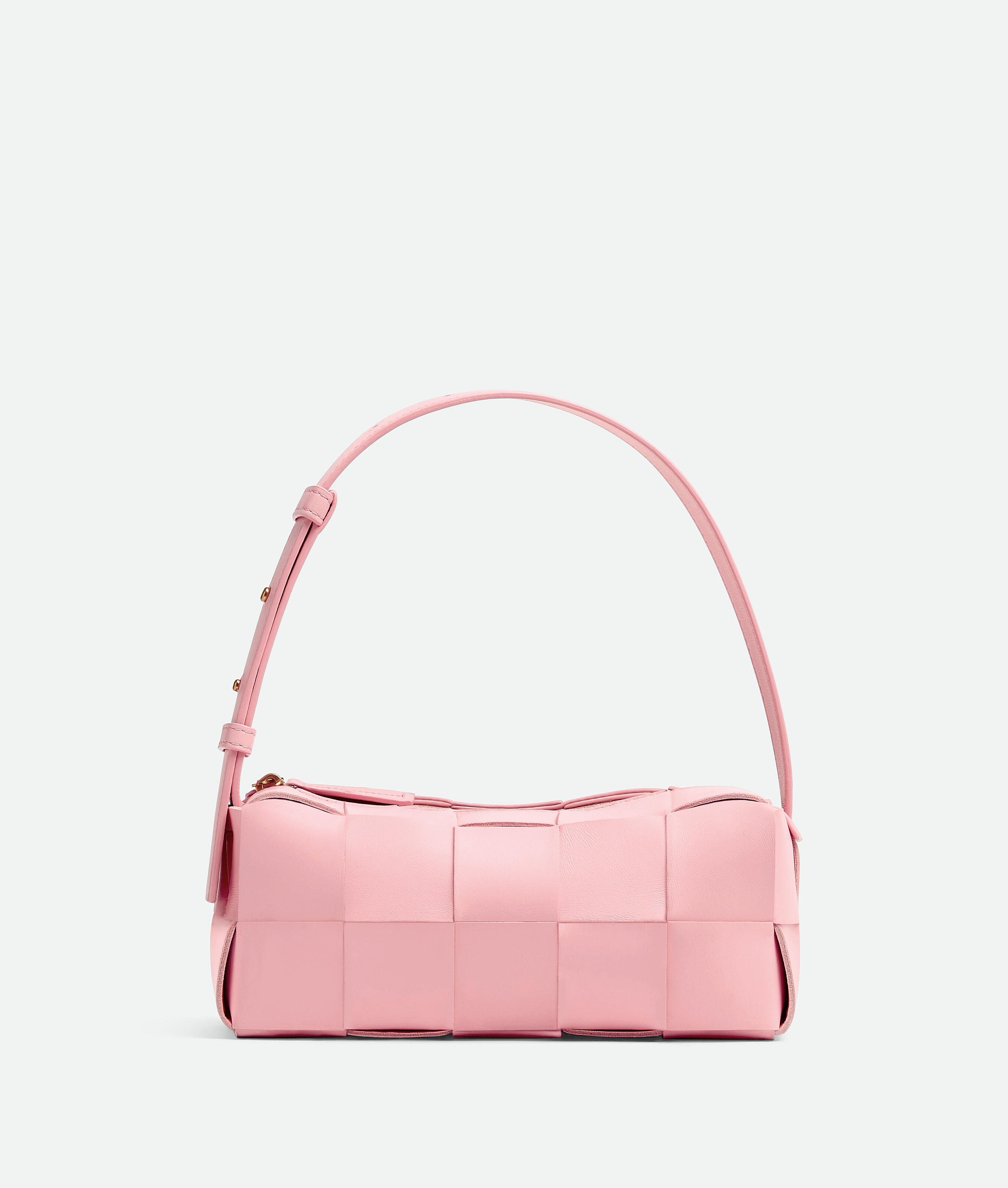 BRICK CASSETTE 絲帶粉肩背包, NT$ 75,400。（Bottega Veneta）