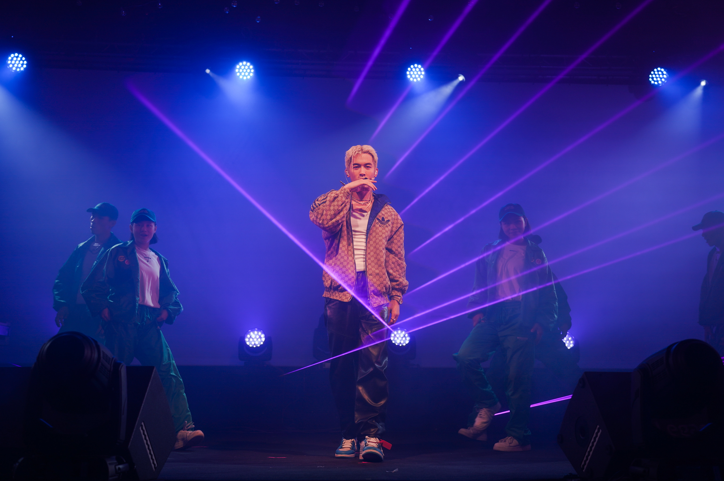 小樂吳思賢於1月5日滿32歲生日當天，在台北Legacy舉辦《TOP OF LOVE》演唱會。（寬宏藝術提供）