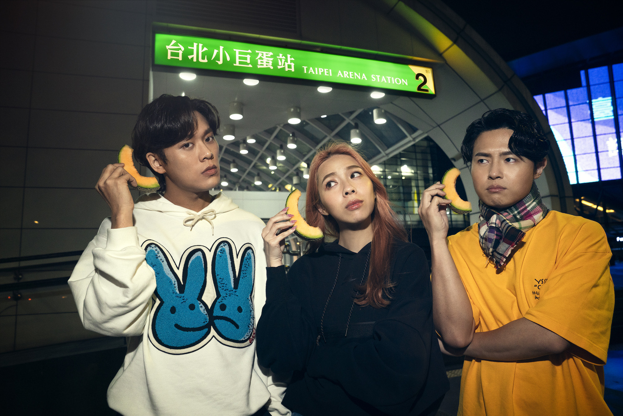  天王天后搶合作翻唱邀歌，告五人「跳級」小巨蛋。（相信音樂 提供）