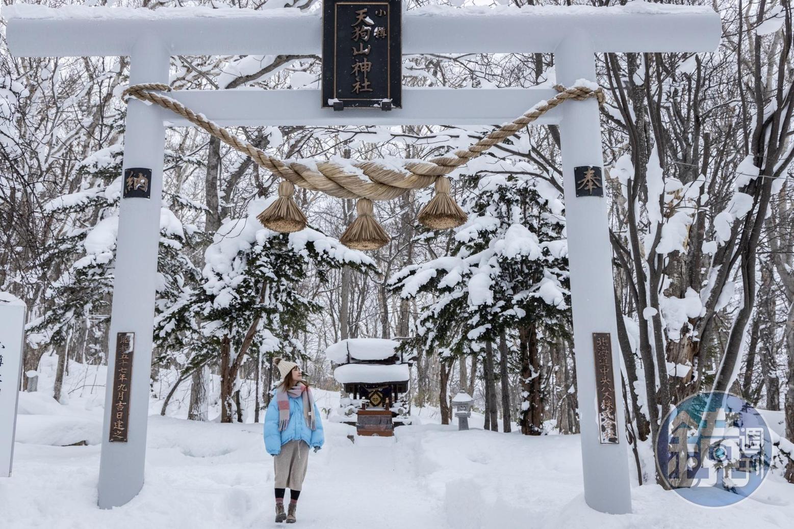 山頂上的天狗神社，能祈福好運平安。